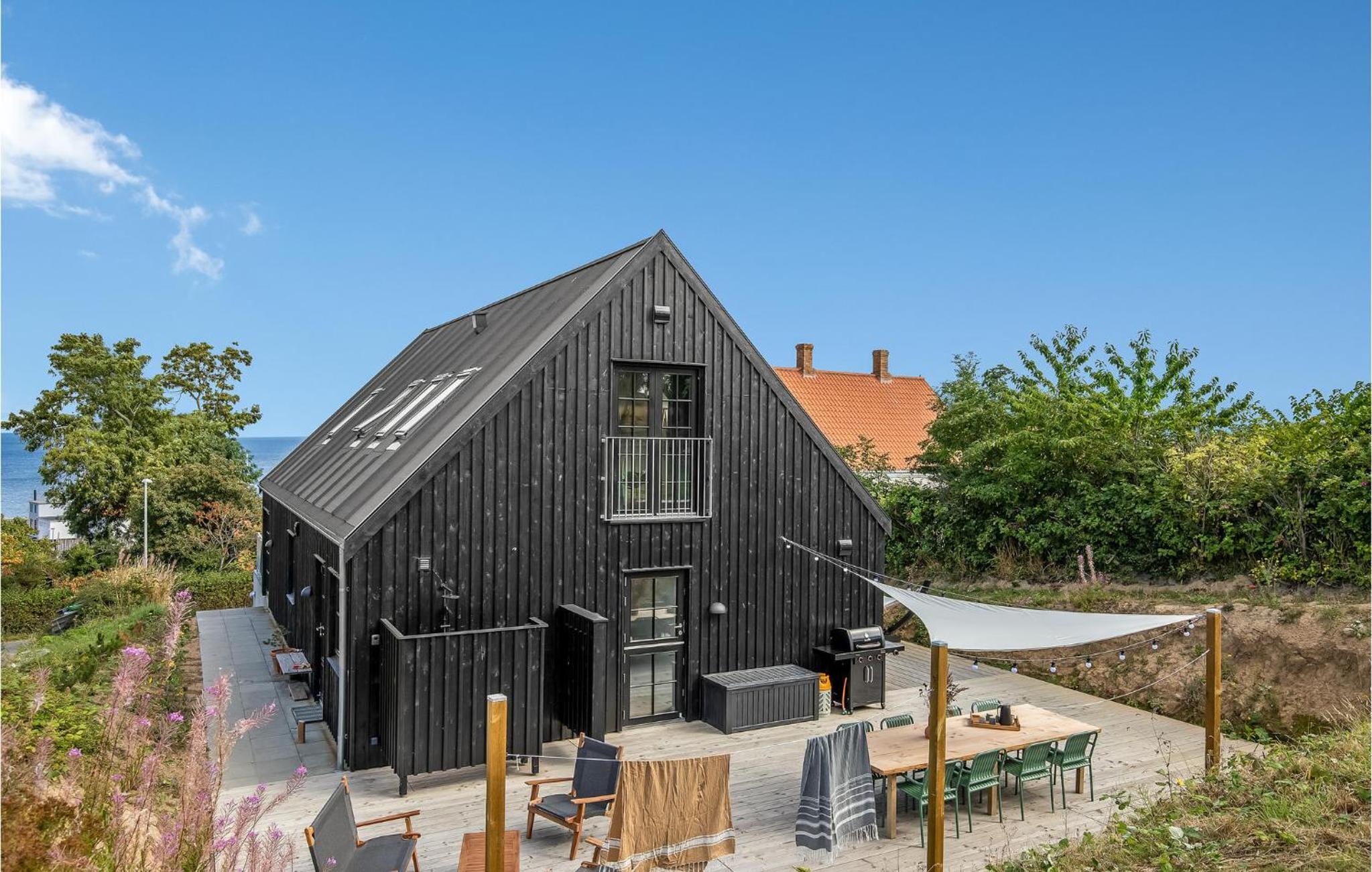 Awesome Home In Svaneke With Kitchen