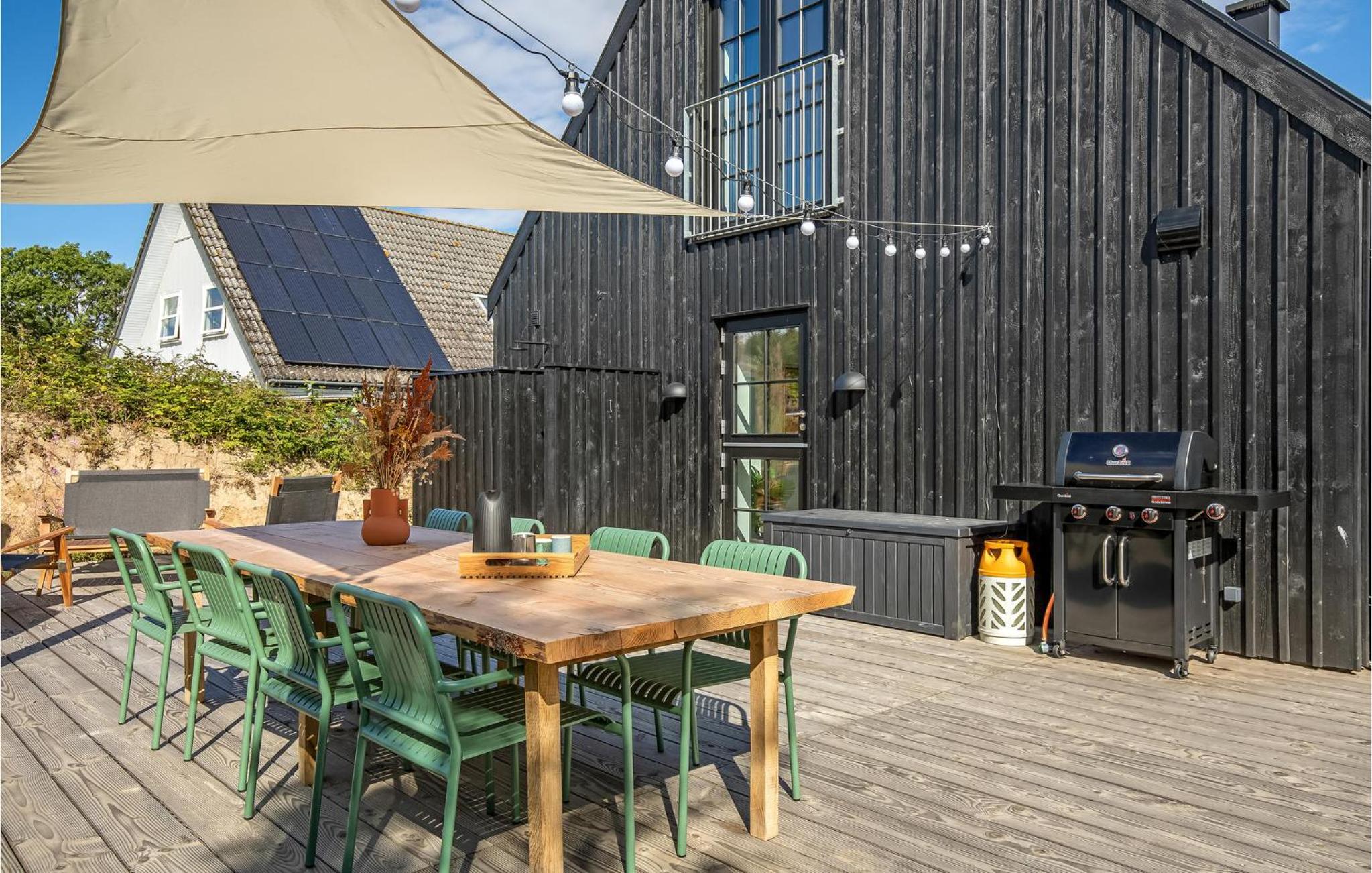 Awesome Home In Svaneke With Kitchen