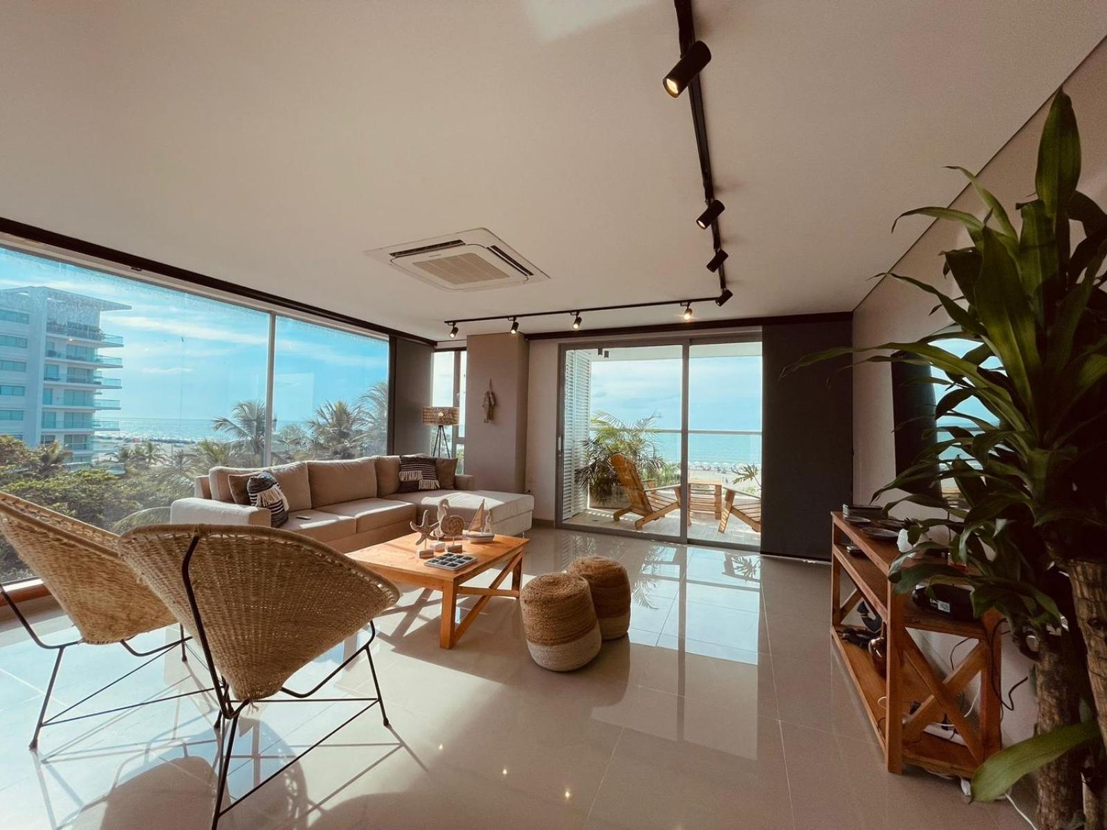 Apartamentos turísticos frente al mar