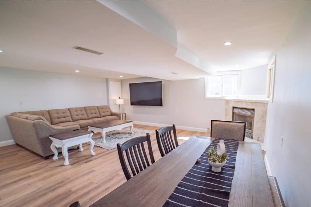 Woodland View House with Jacuzzi & Sauna! view 3