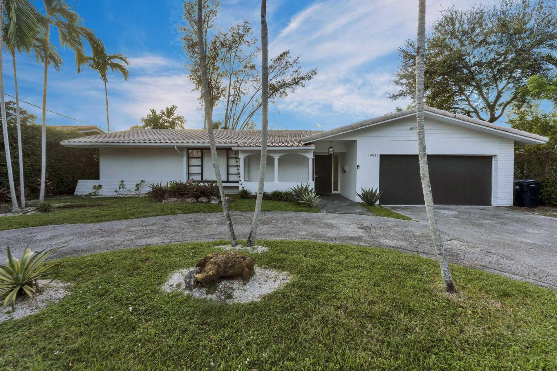 Lakefront Retreat Perfect for Family Fun