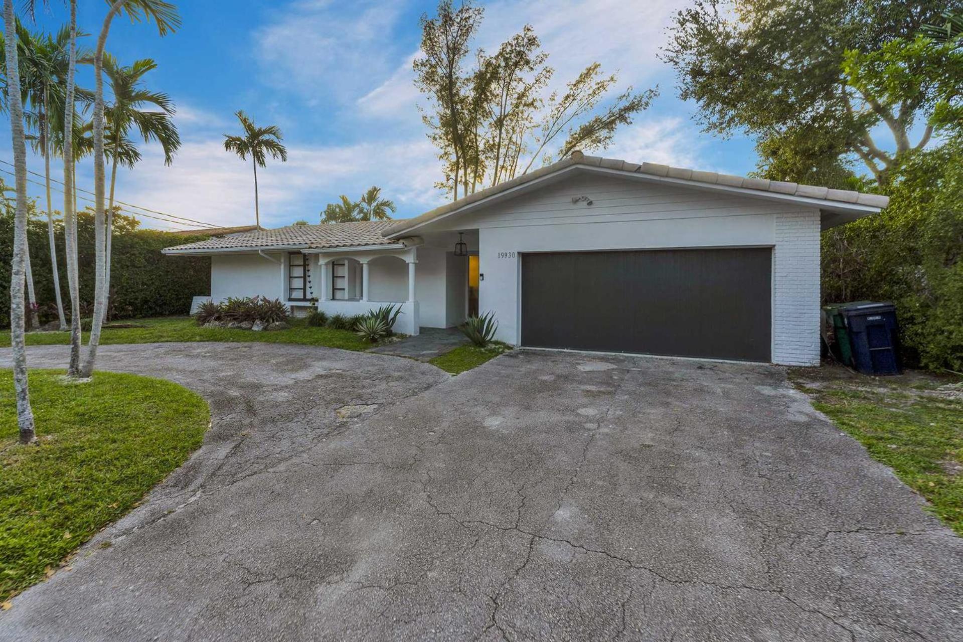 Lakefront Retreat Perfect for Family Fun
