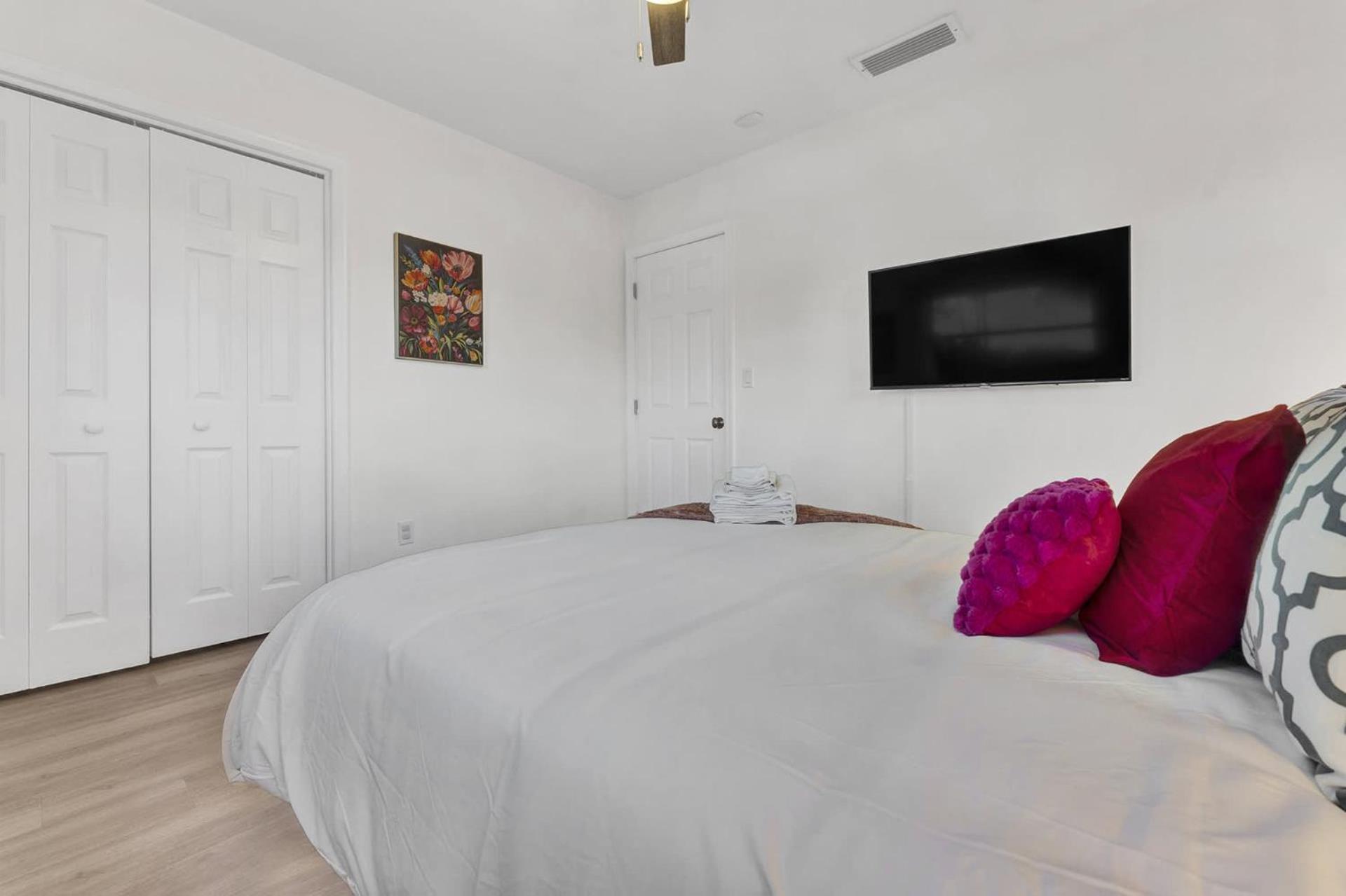 Lakefront Retreat Perfect for Family Fun