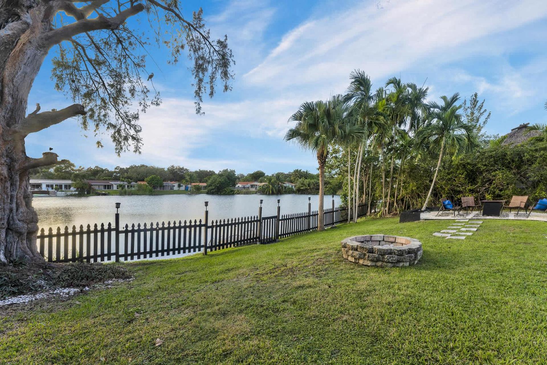 Lakefront Retreat Perfect for Family Fun
