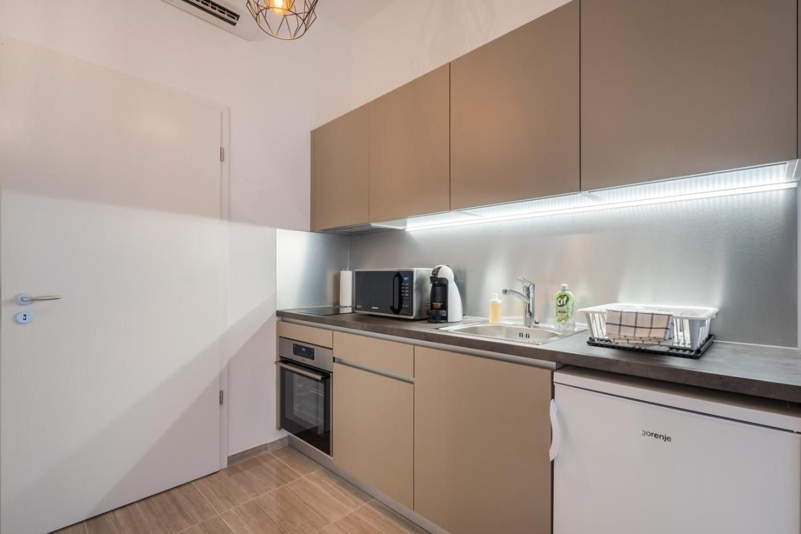 Elisabeth Residence Green with parking view 3