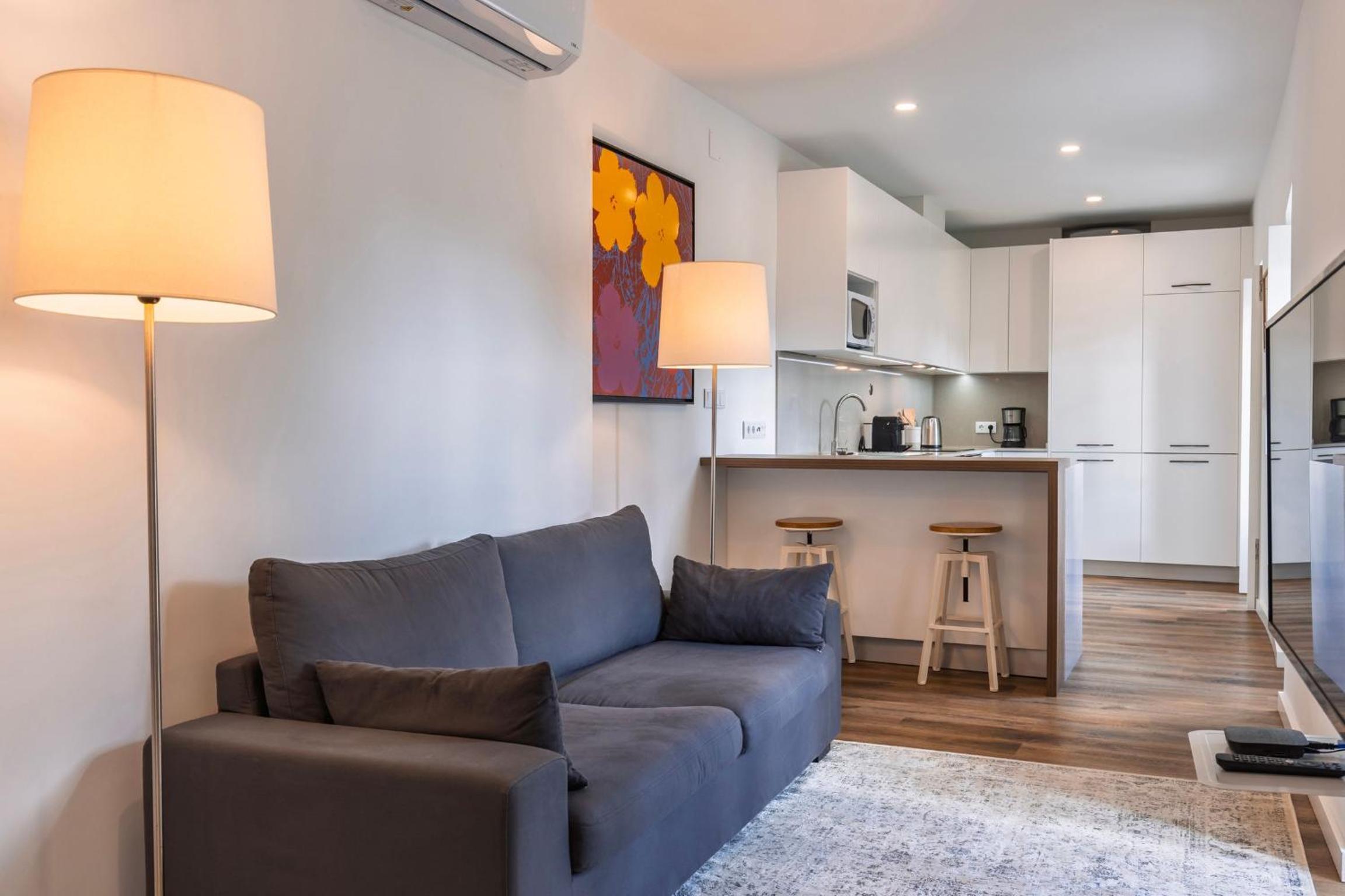 2BDR Charming Apartment in Graça by LovelyStay view 3