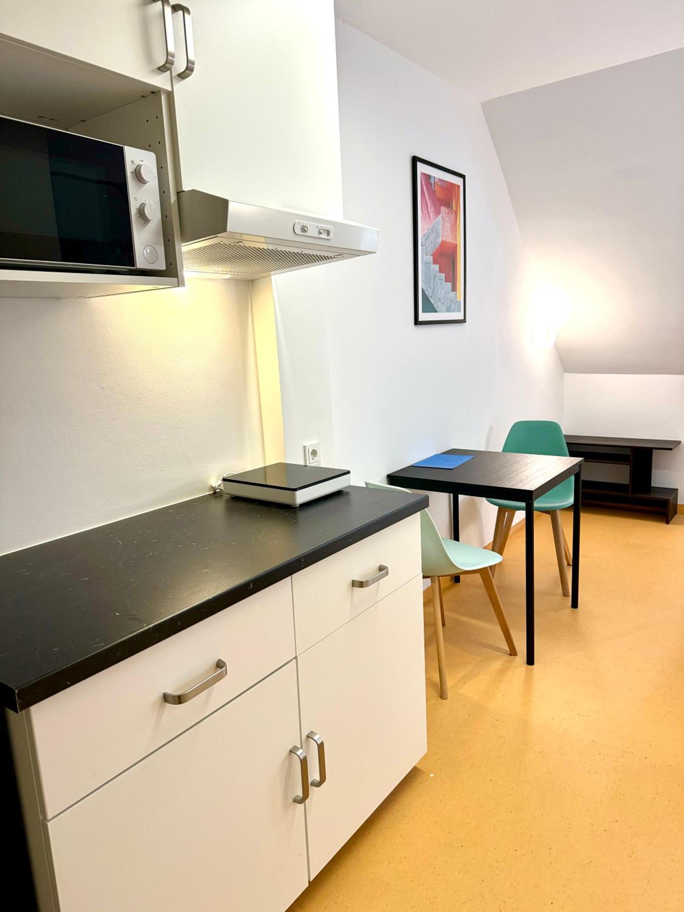 A&T Hotel & Hostel