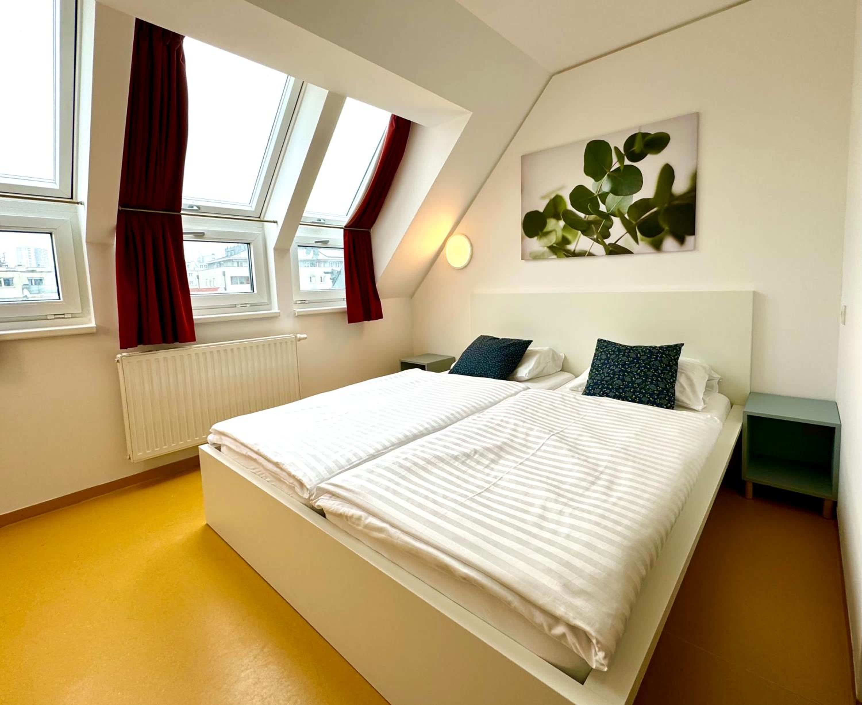 A&T Hotel & Hostel