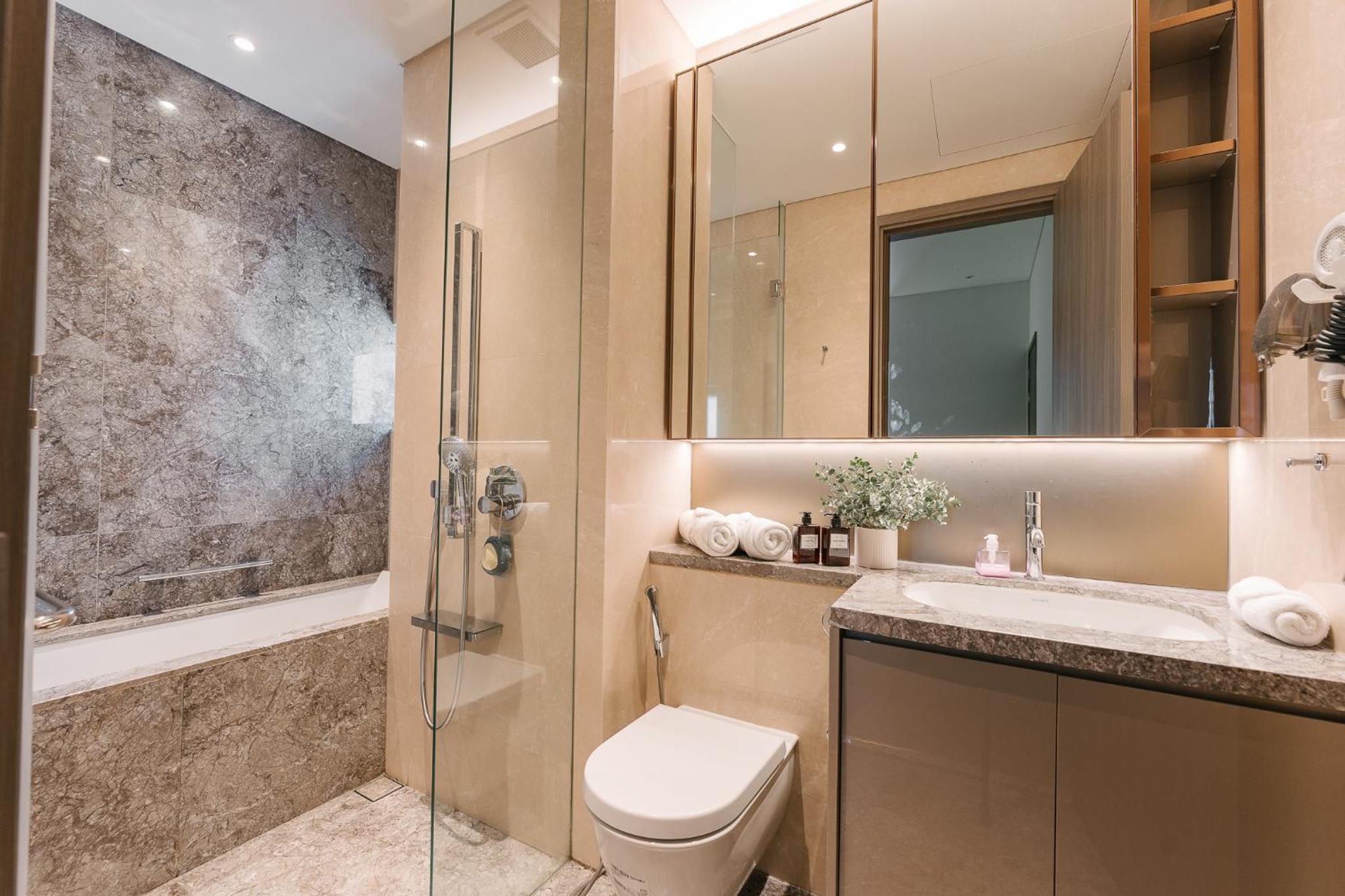 MarQ District 1 Elite Apartel by SSens