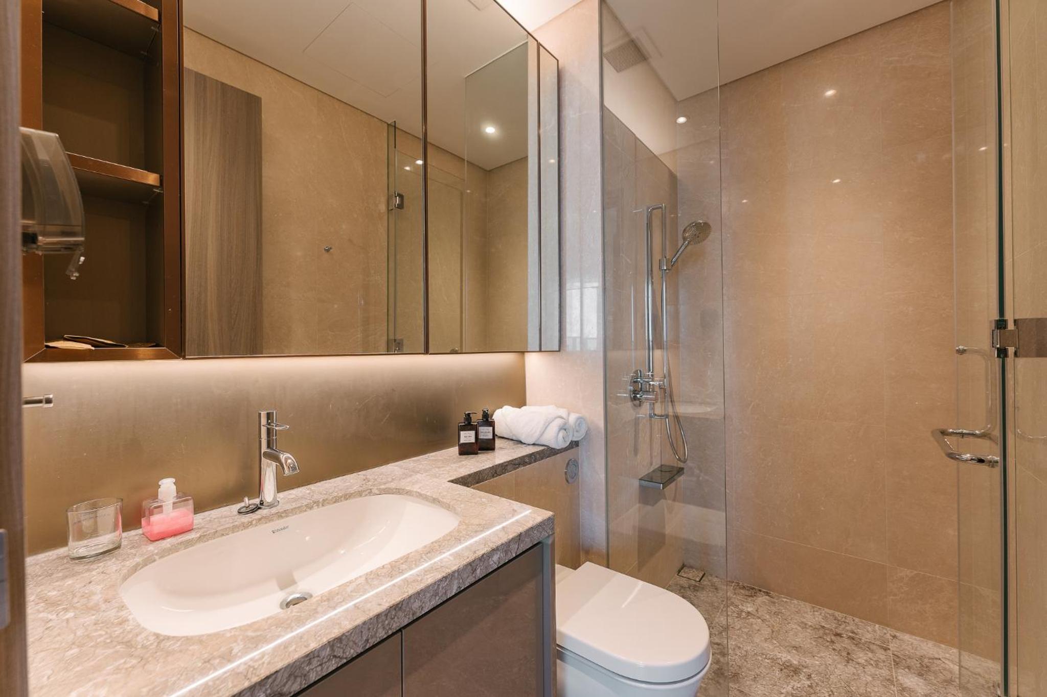 MarQ District 1 Elite Apartel by SSens
