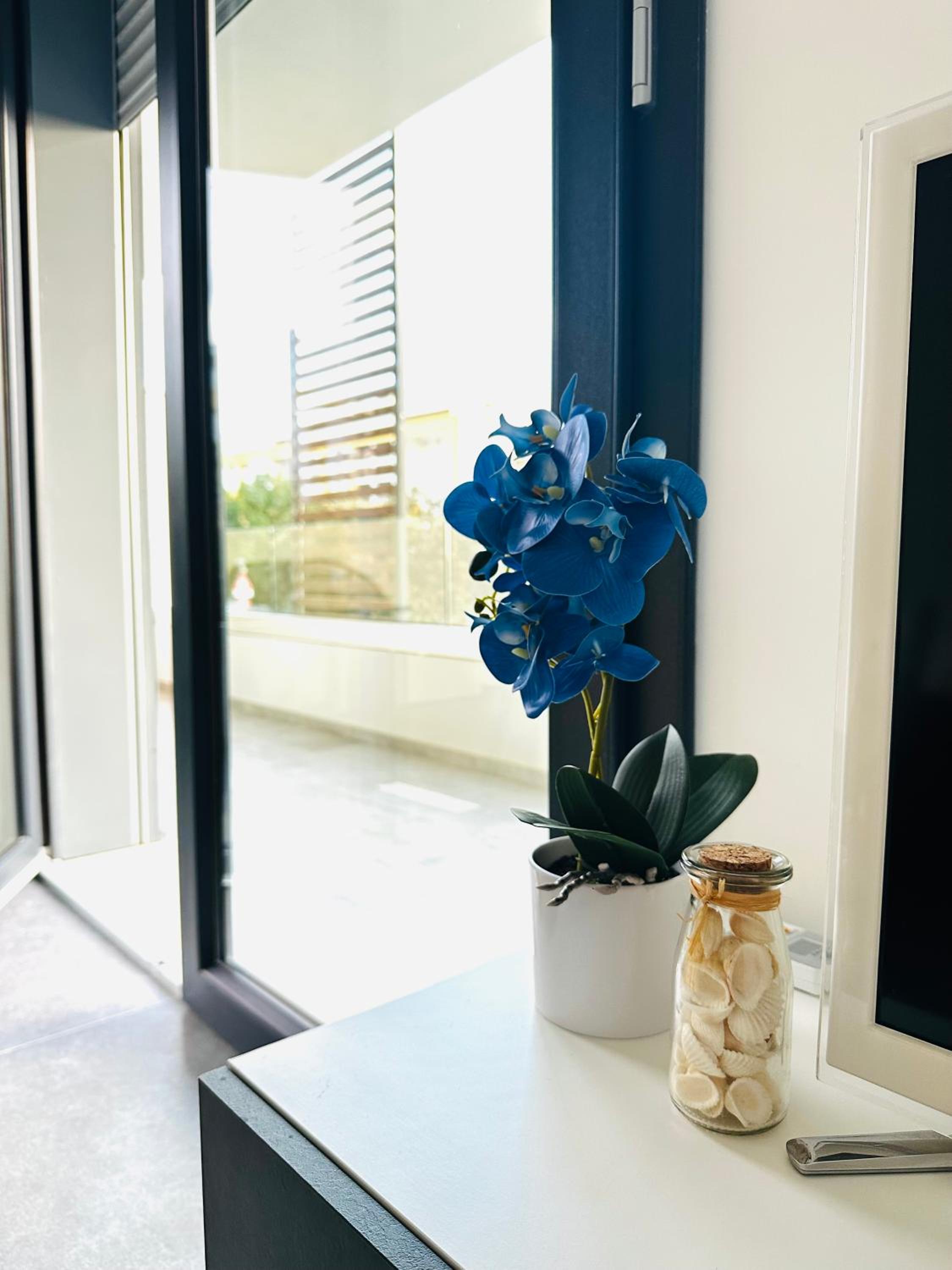 Blue Orchid Apartment, IUN S8460