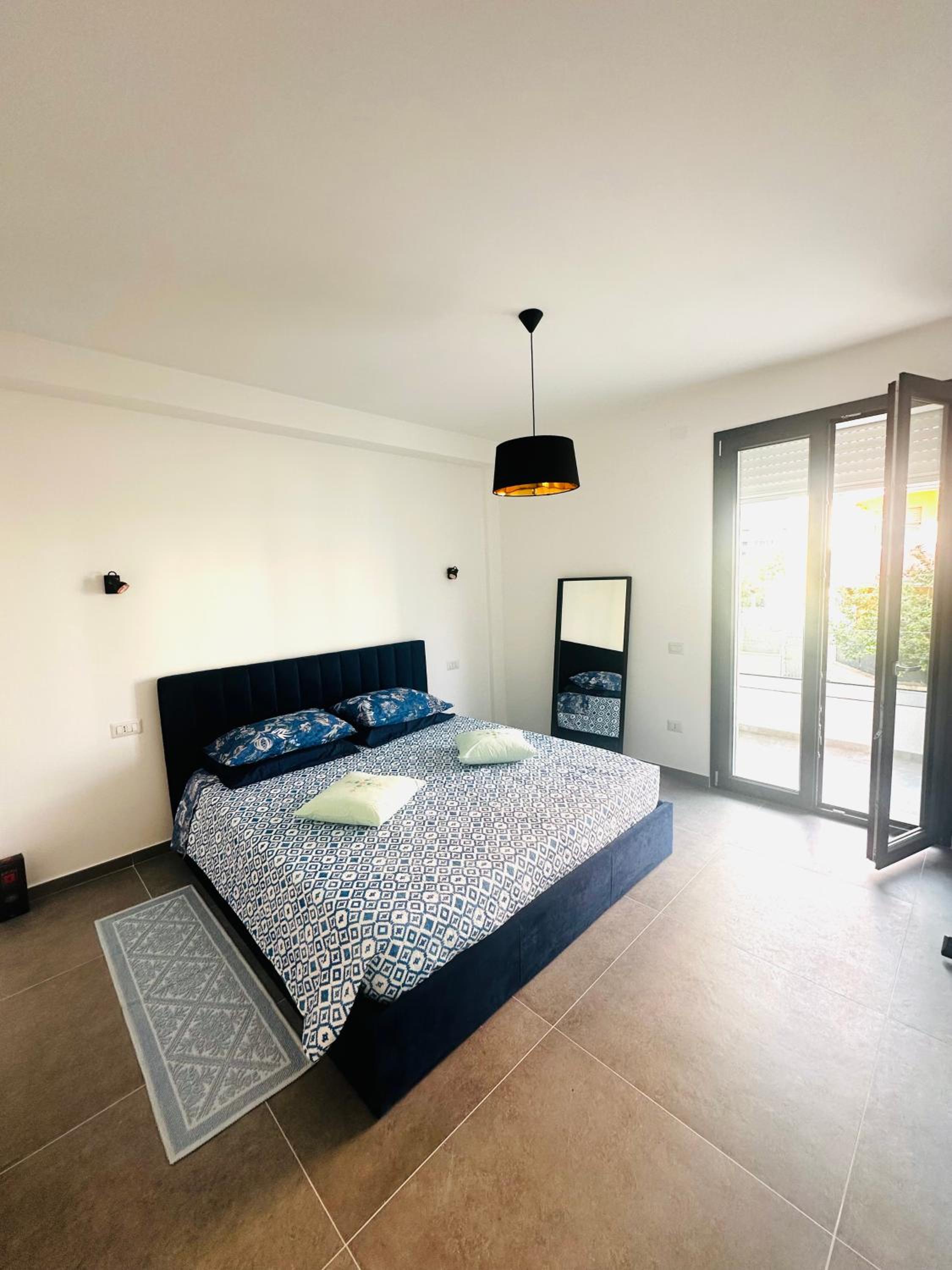 Blue Orchid Apartment, IUN S8460