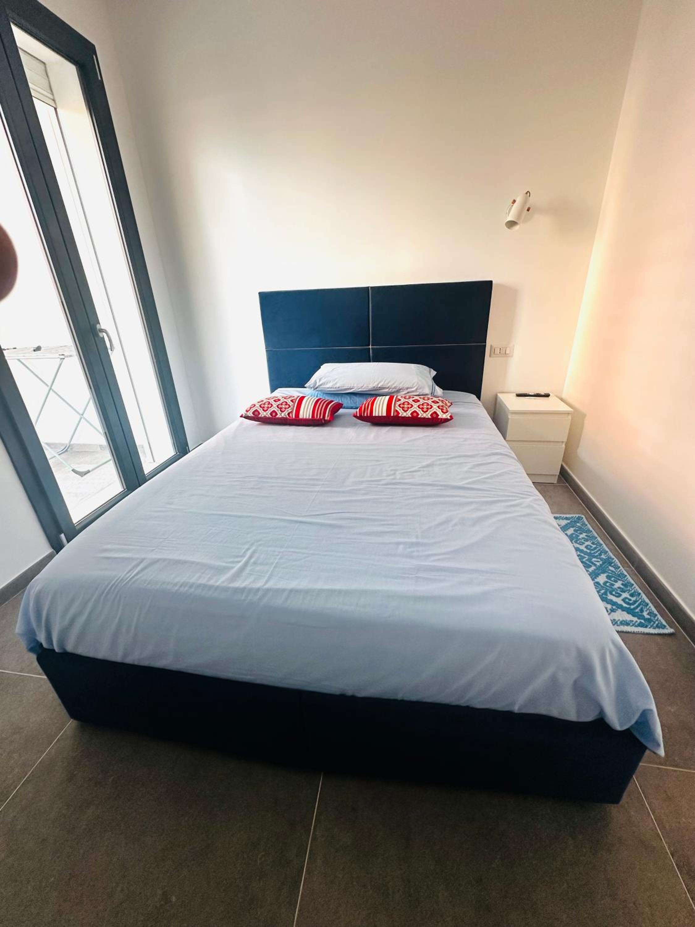 Blue Orchid Apartment, IUN S8460