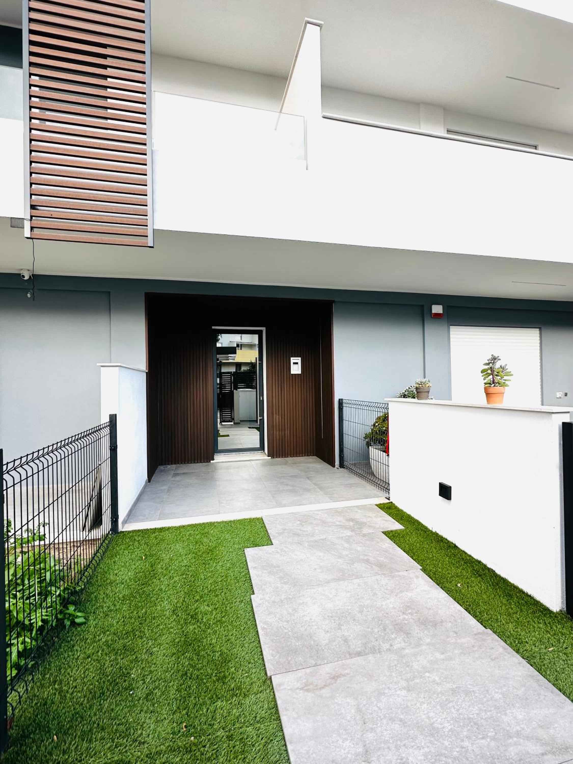Blue Orchid Apartment, IUN S8460