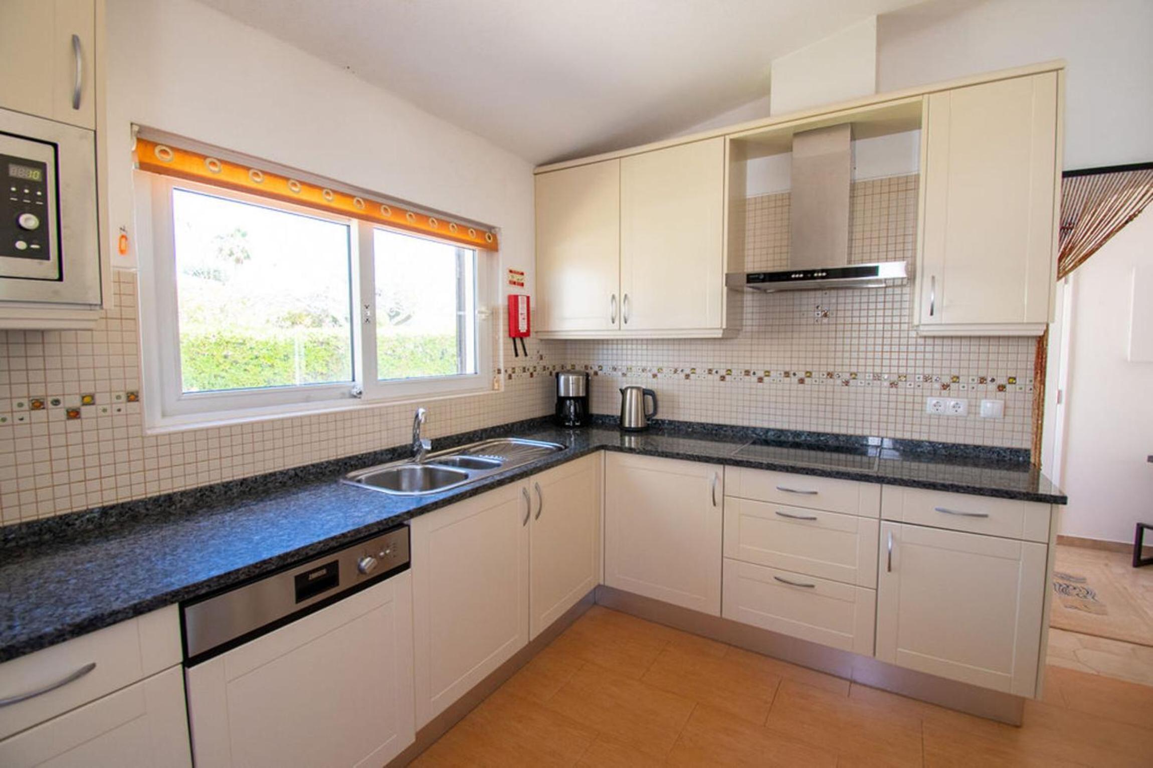 61 vdm - Superb villa on Vale do Milho with heated view 5