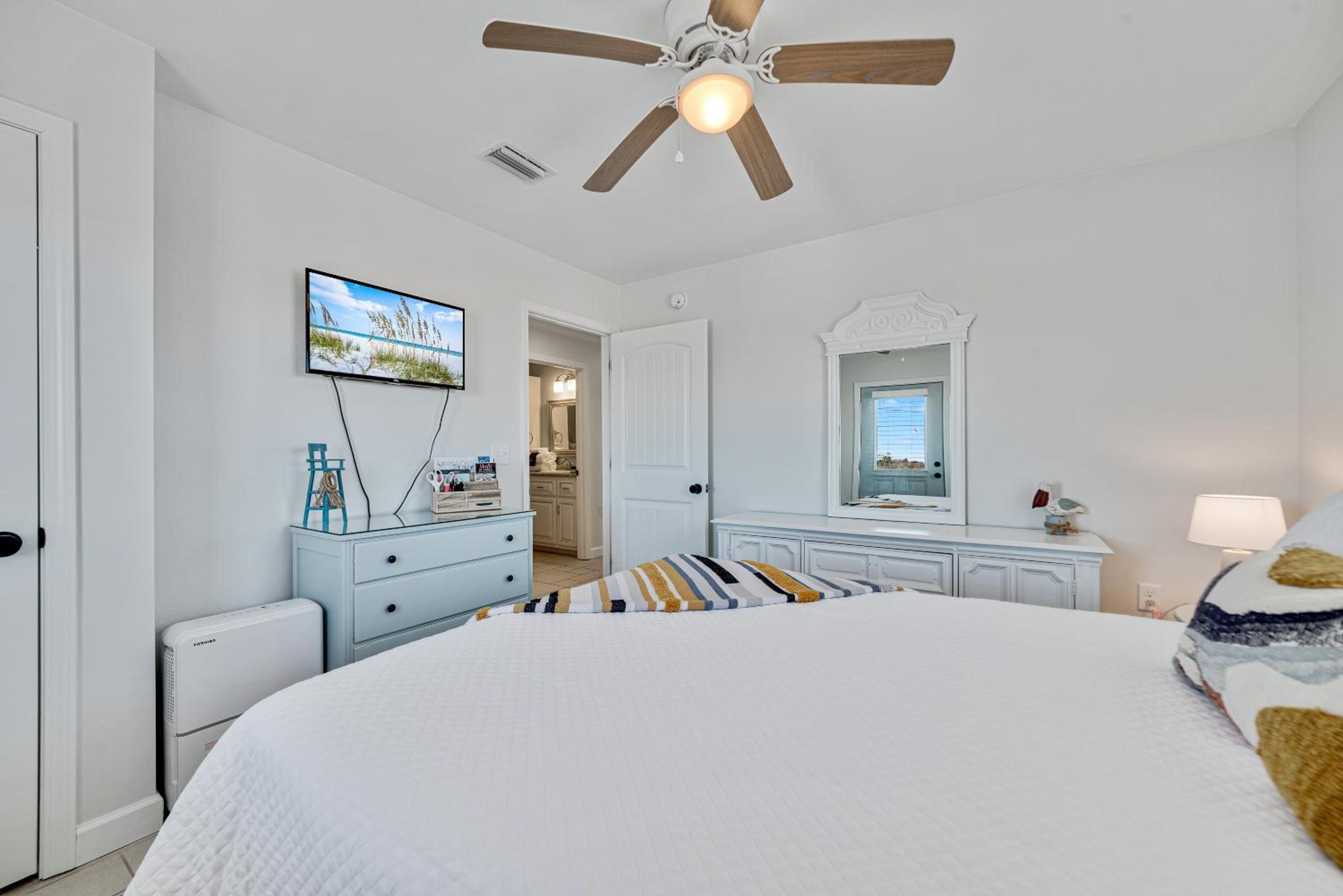 Gulf Shores Walk to Beach Heated Pool Pets OK view 3