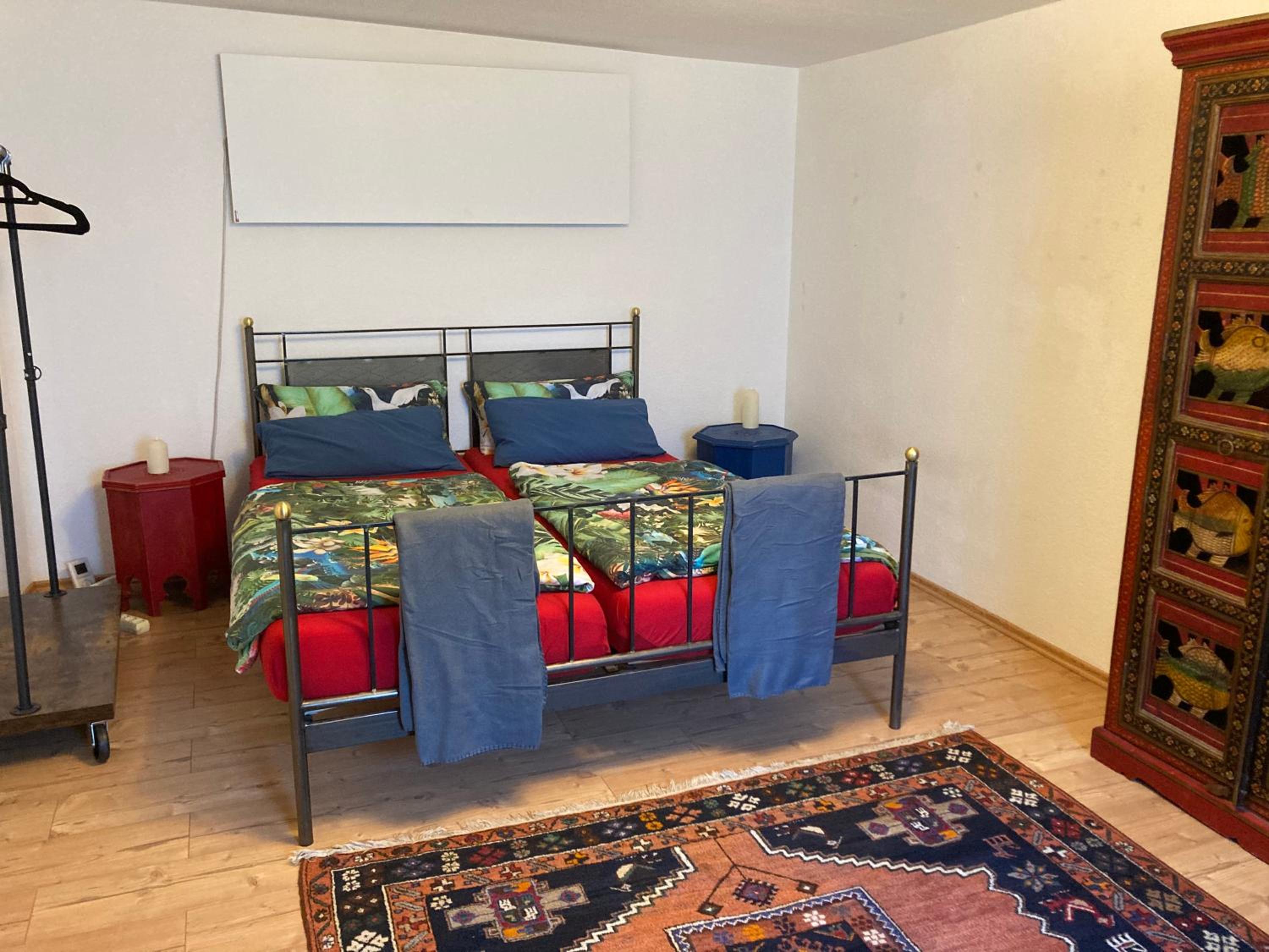 Zentrale große Wohnung mit 2 Schlafzimmern für maximal 3 Erwachsene und 2 Kinder