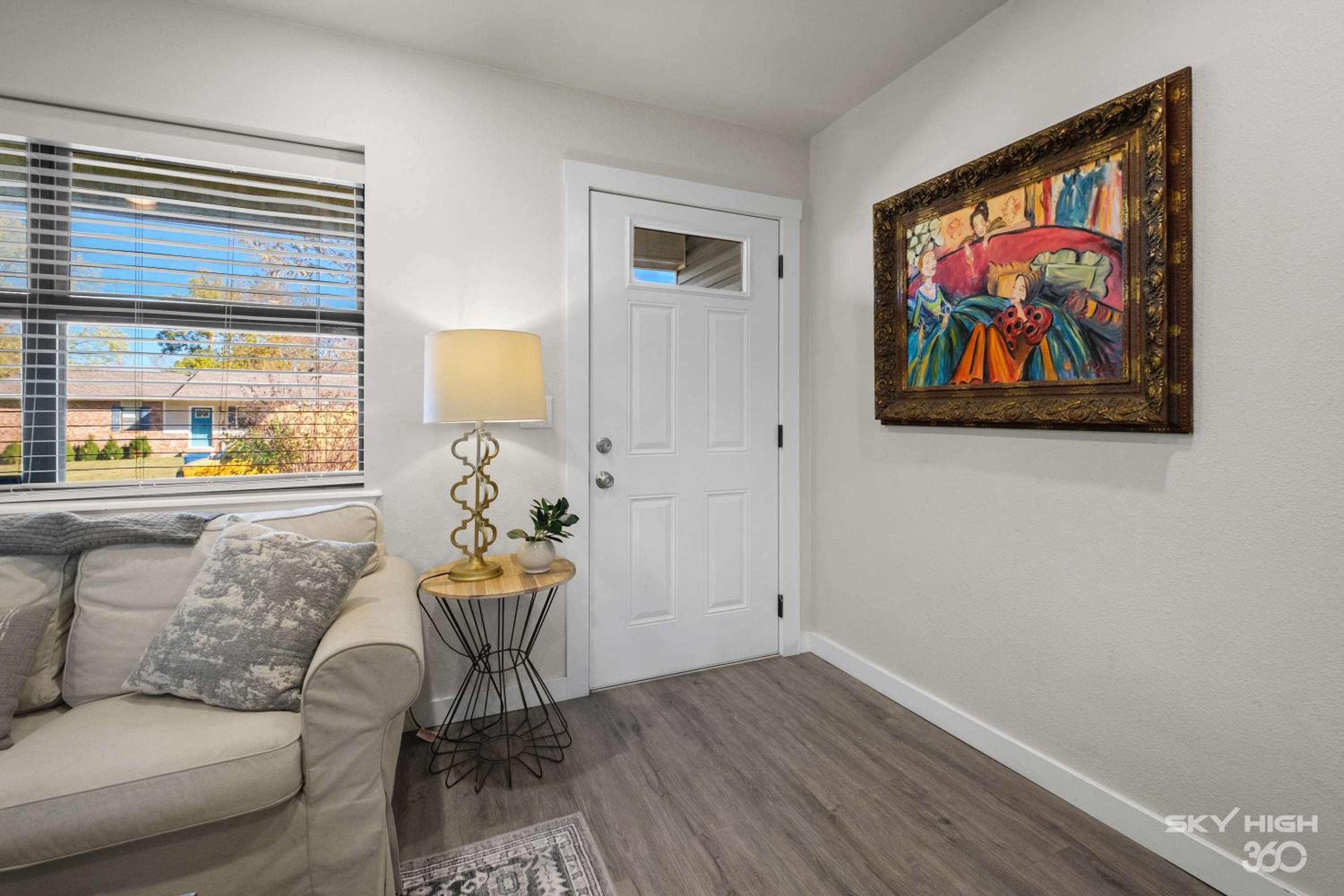 Beth Ln Breakaway Family Home-Blocks from Walmart HQ