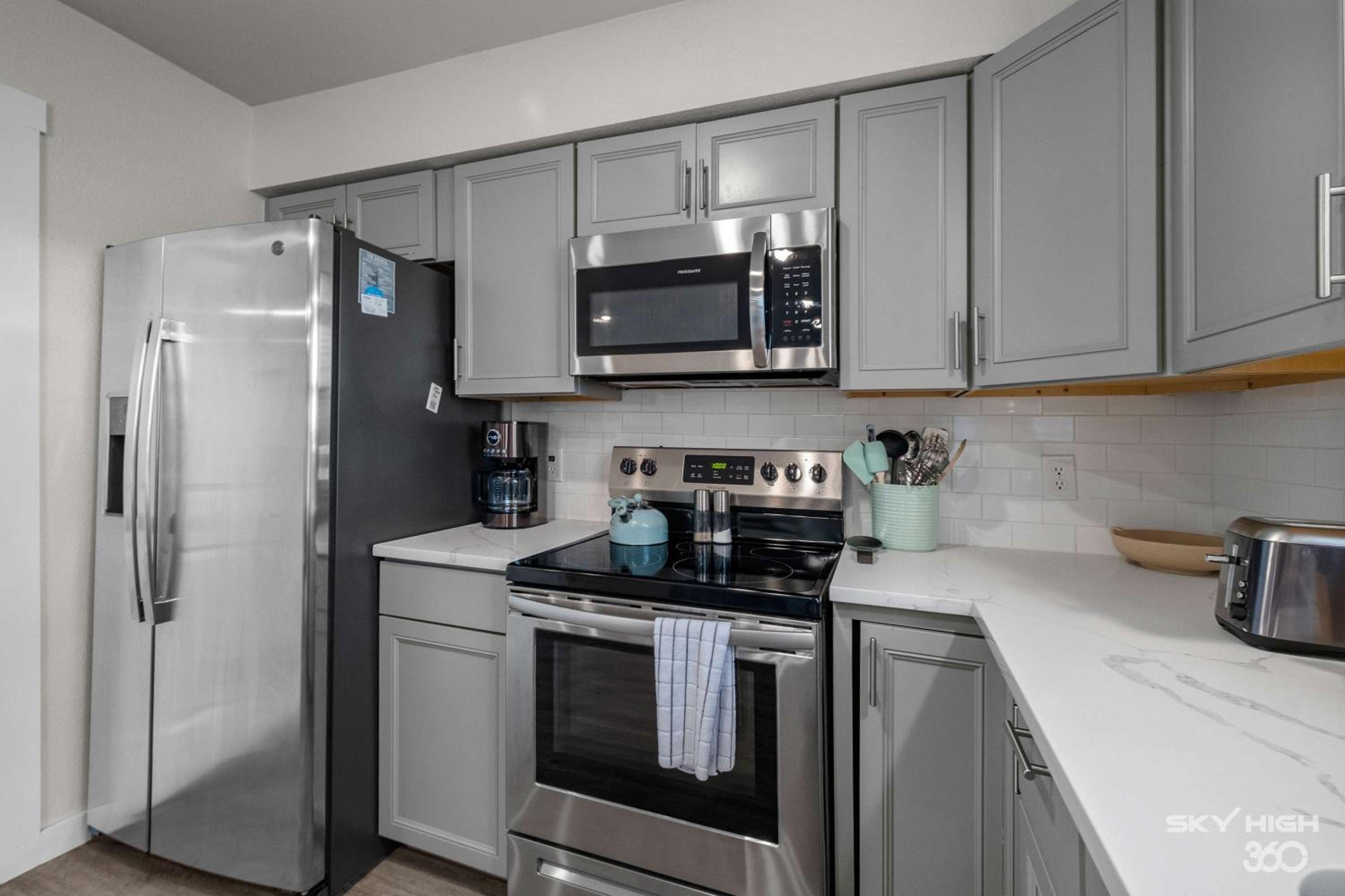 Beth Ln Breakaway Family Home-Blocks from Walmart HQ