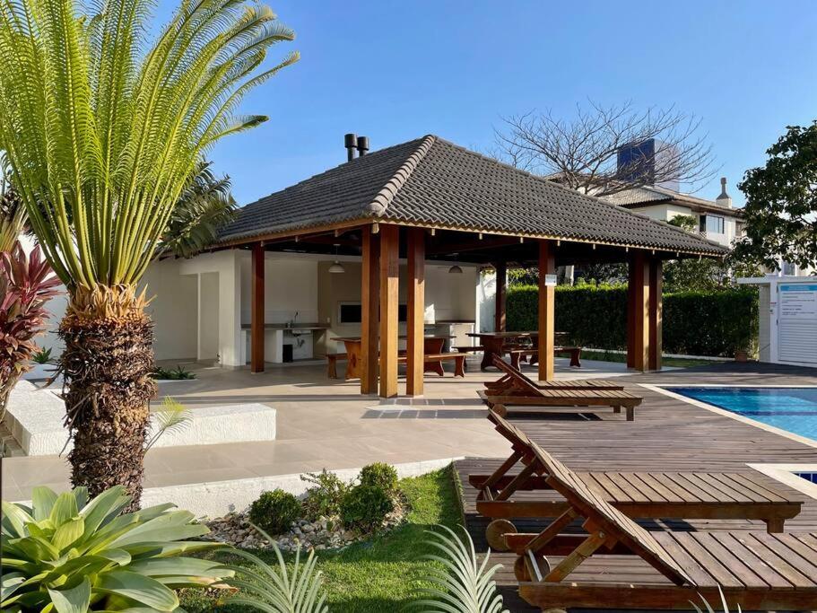 Amplo apartamento ao lado do Mar com Piscina incrível