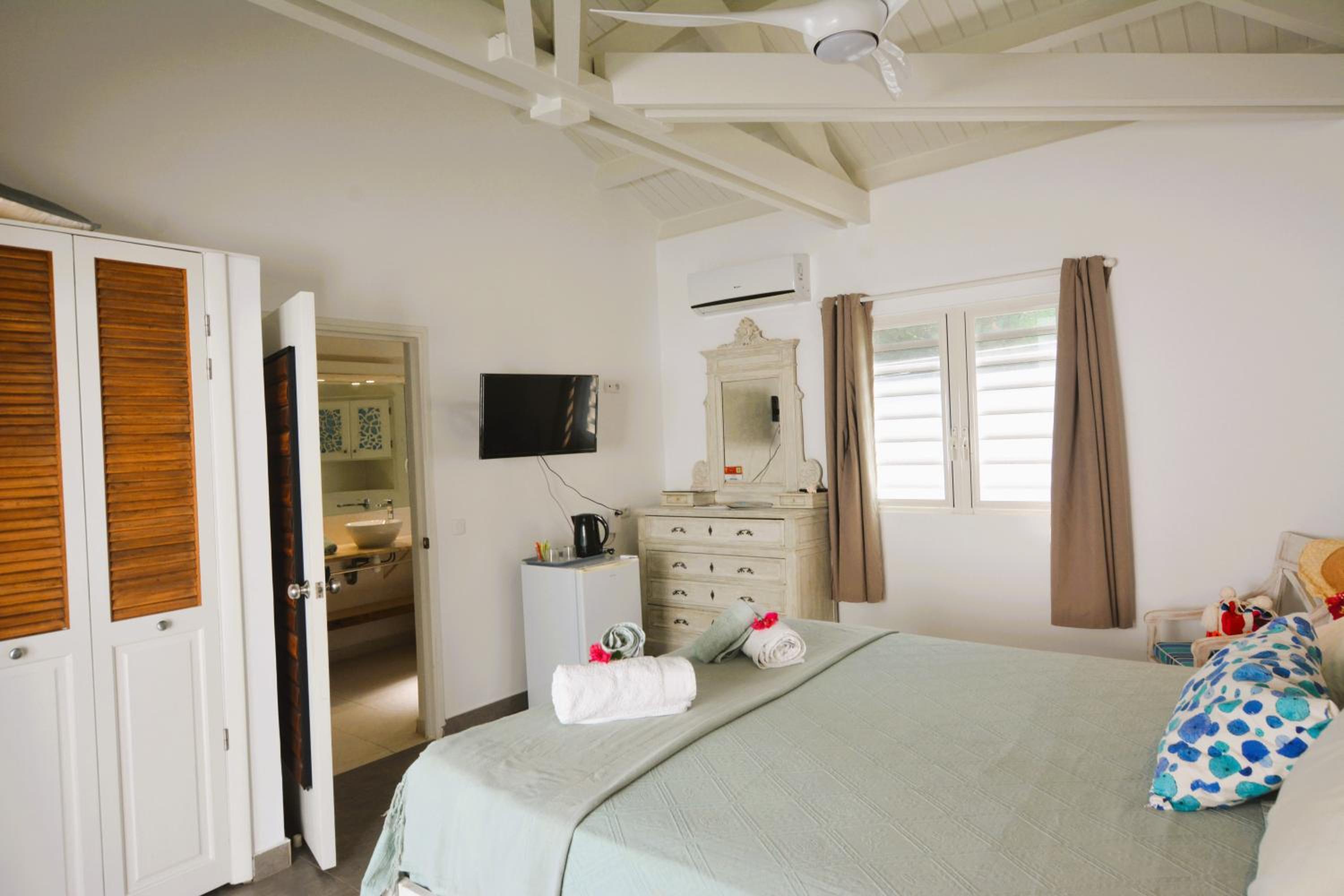 TIKO LODGE SXM