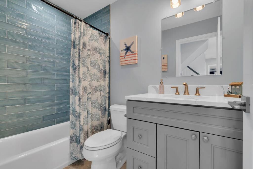 Luxury Beach House in Seaside! Now Available! view 2