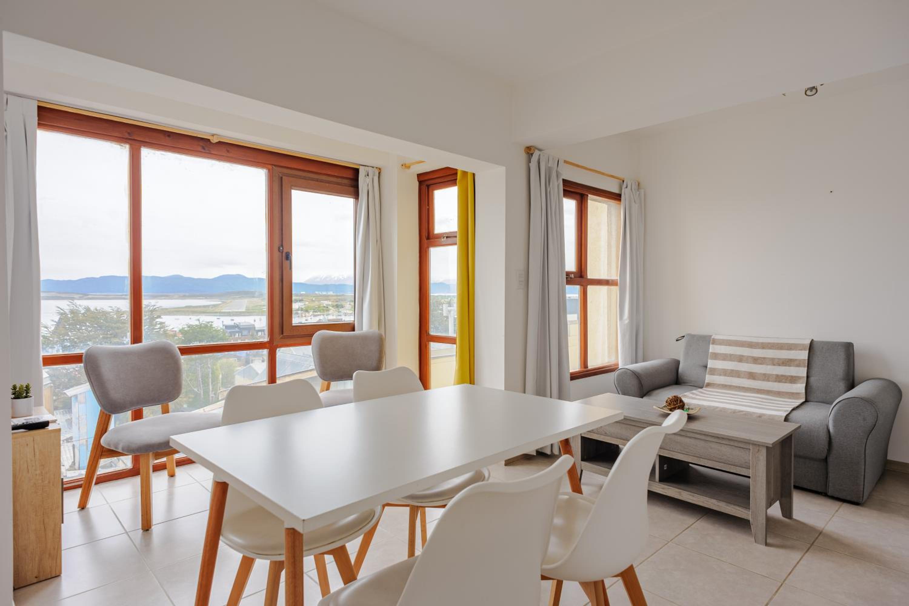 Gray Fox Apartments Roca