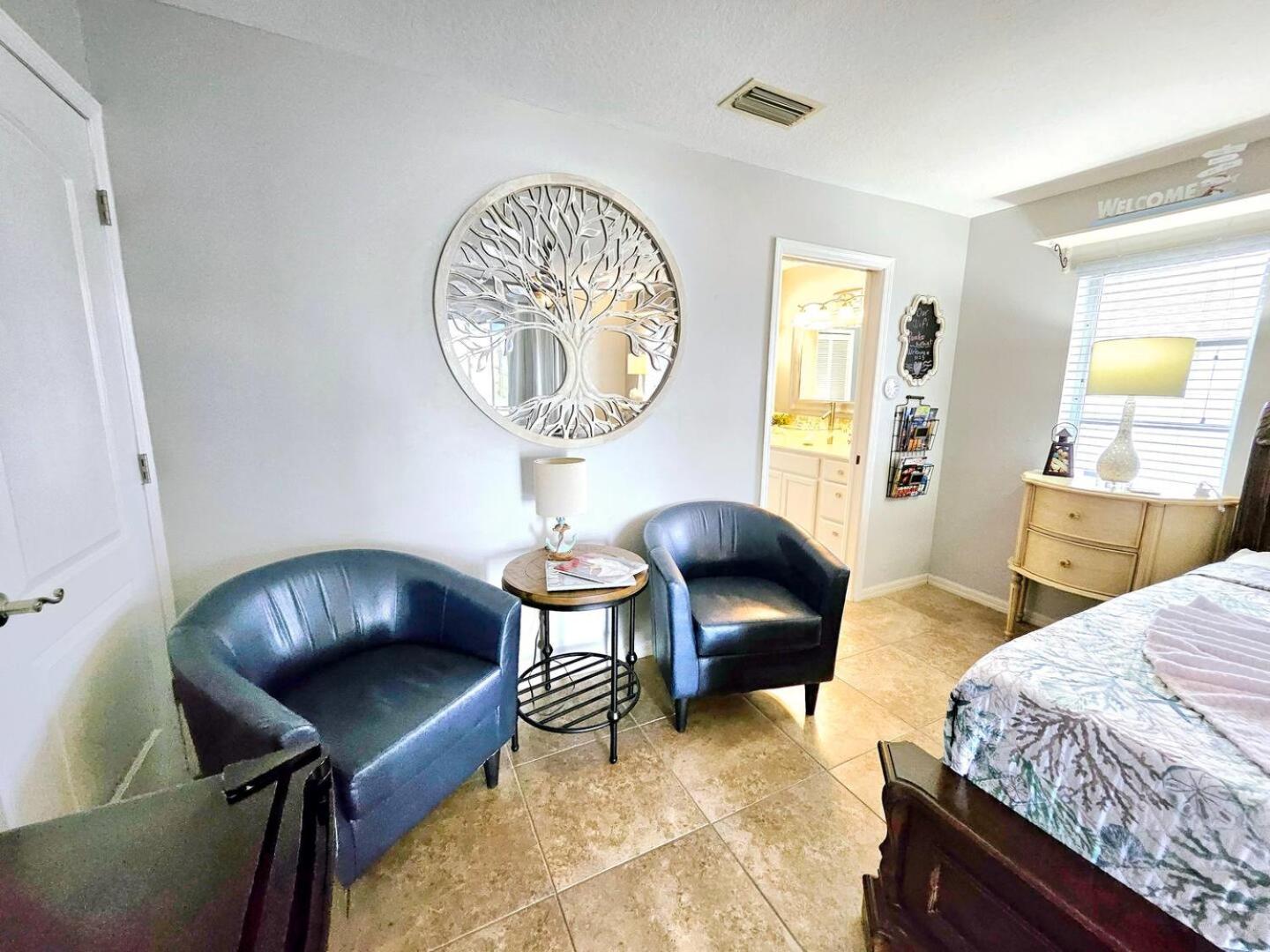 Luxury One Bedroom Suite,