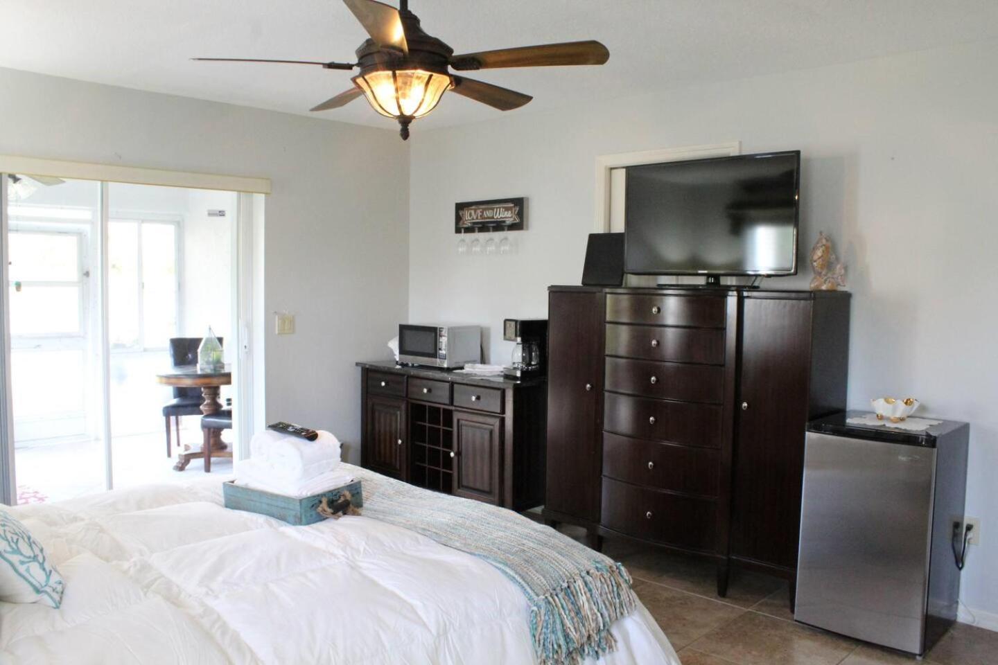 Luxury One Bedroom Suite,