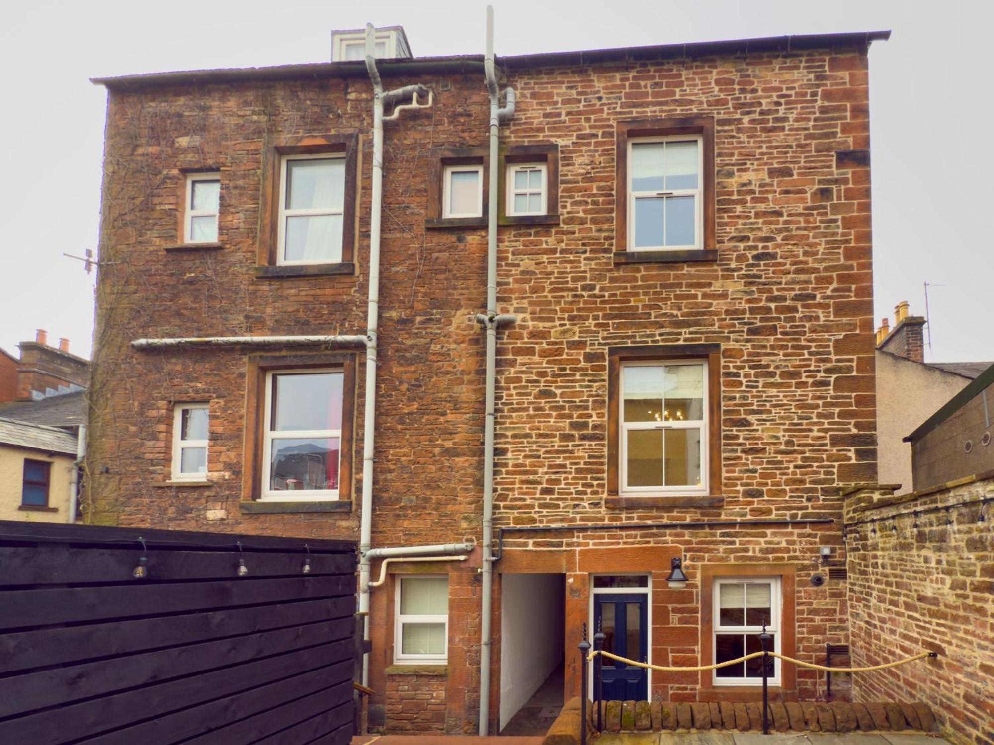 Egerton House Penrith, luxuriously appointed close to shops, bars & restaurants, Ullswater 15 minutes drive