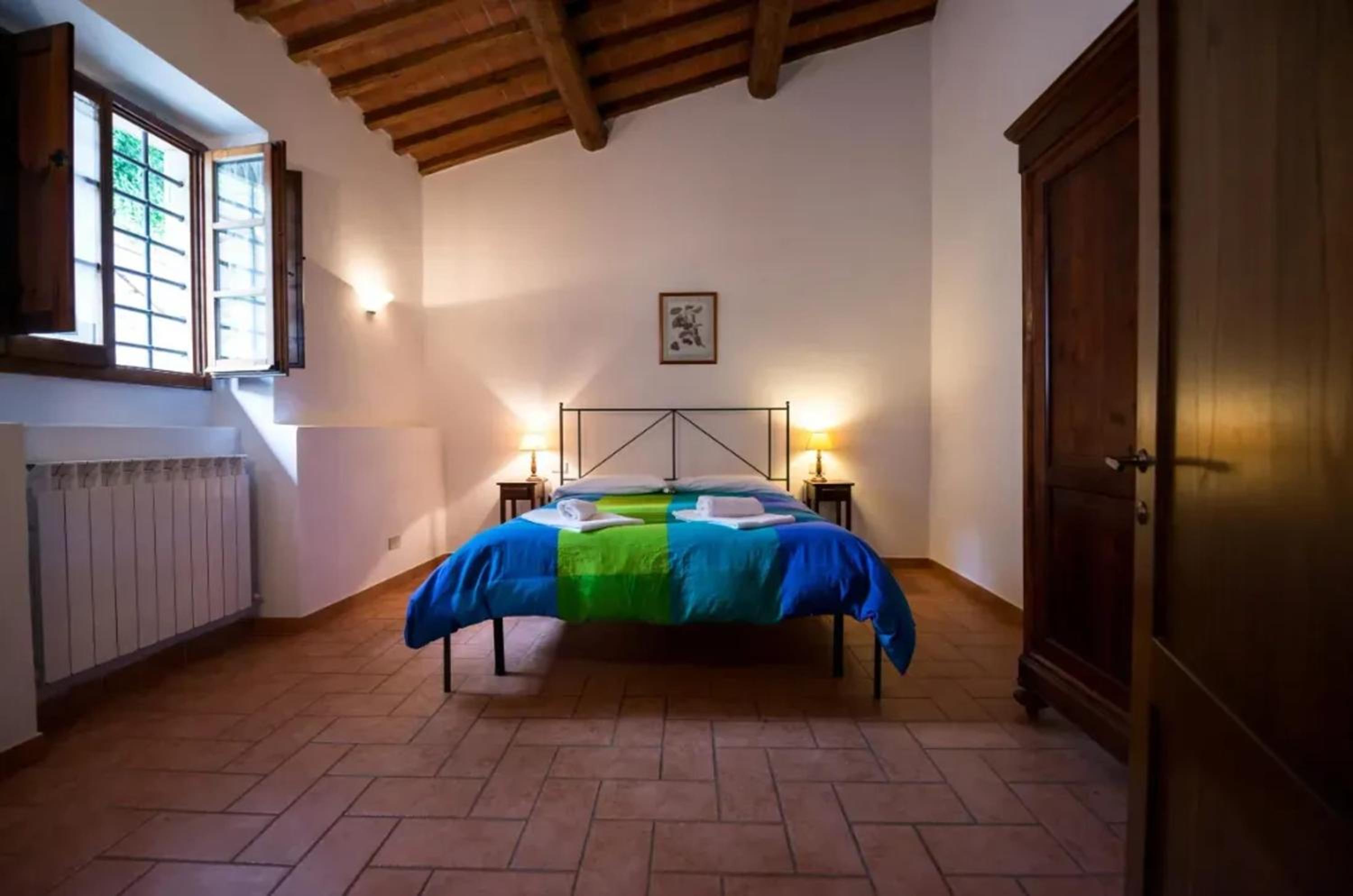 Charming apartment in Loro Ciuffenna, 110 m² with Shared Pool.