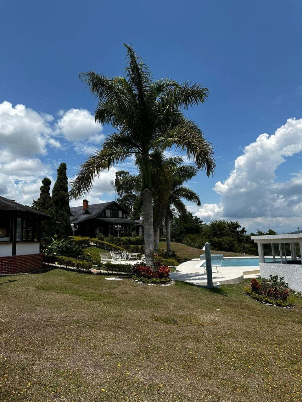 Finca Raices Lago Calima