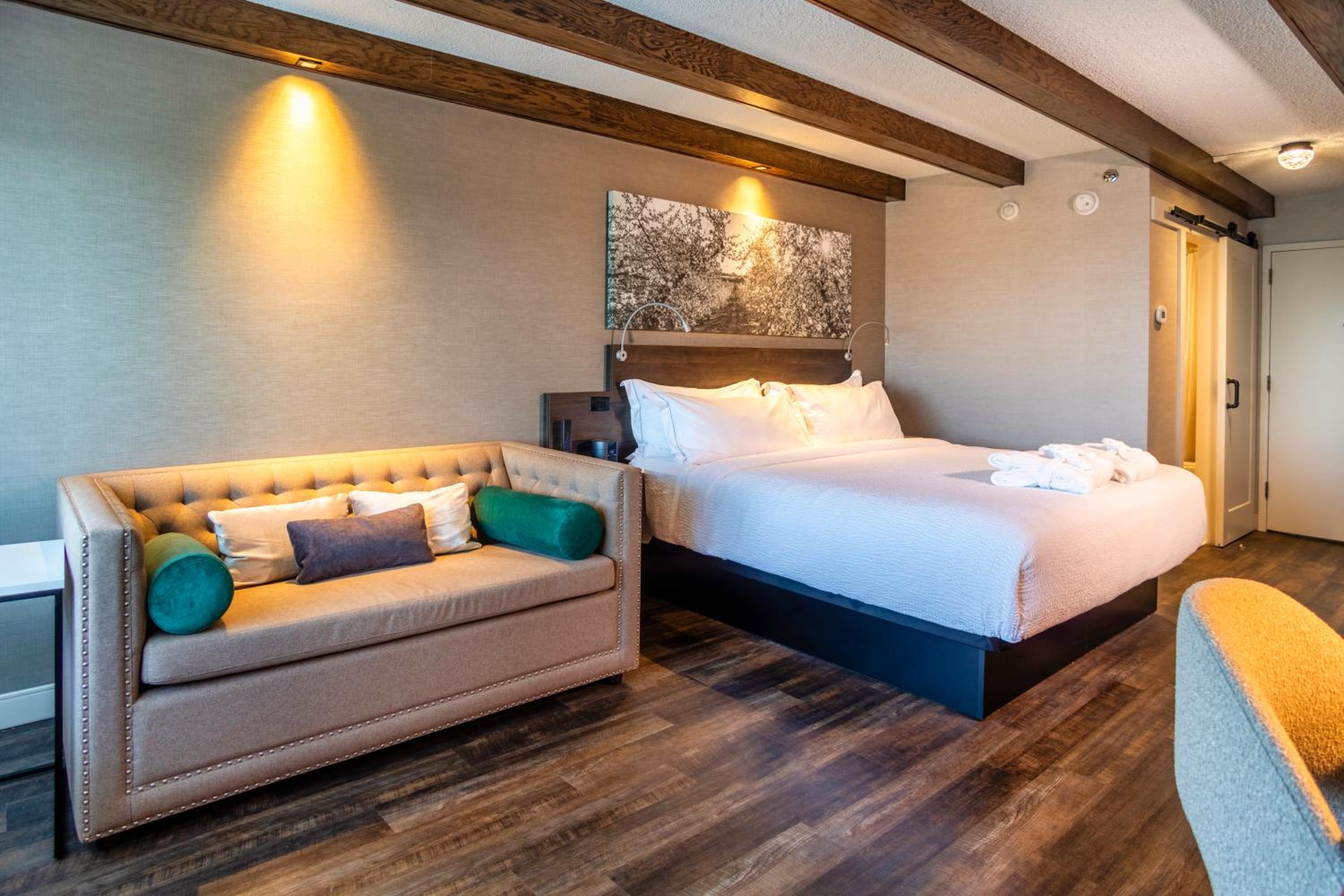 Old Orchard Inn
