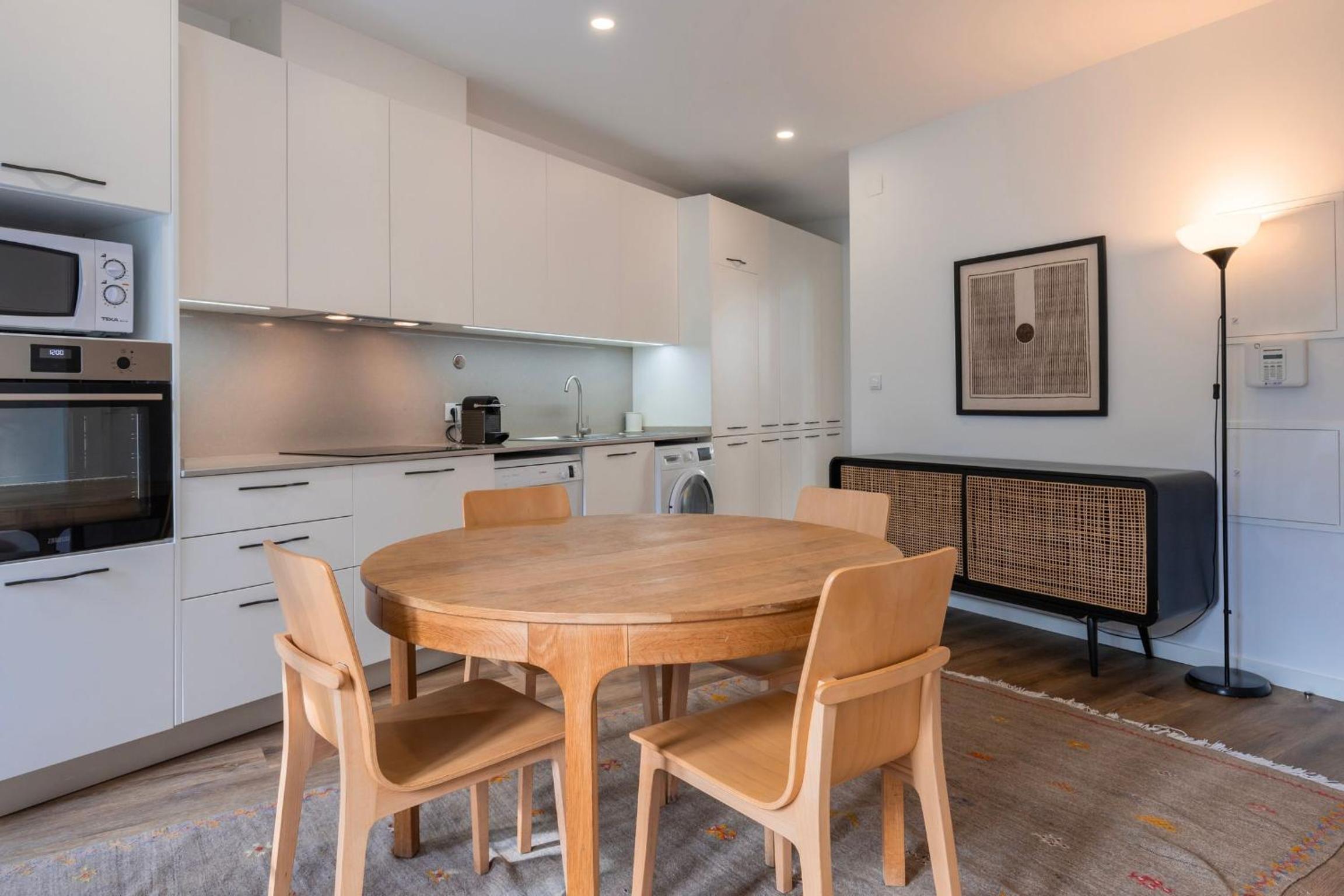 2BDR Cozy Apartment in Graça by LovelyStay view 5