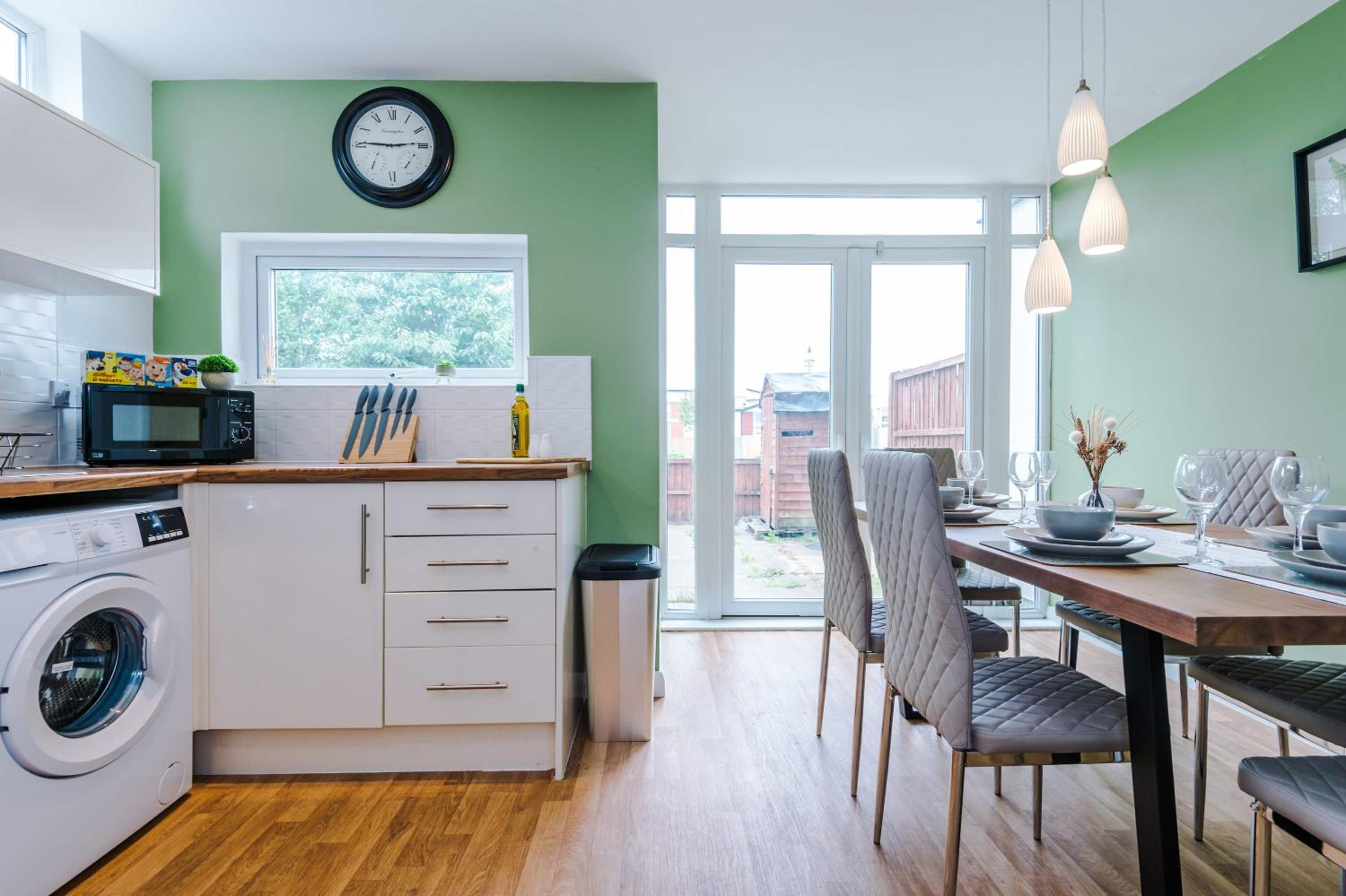 Townhouse 5mins to City Centre and Etihad - Free Secure Parking view 4