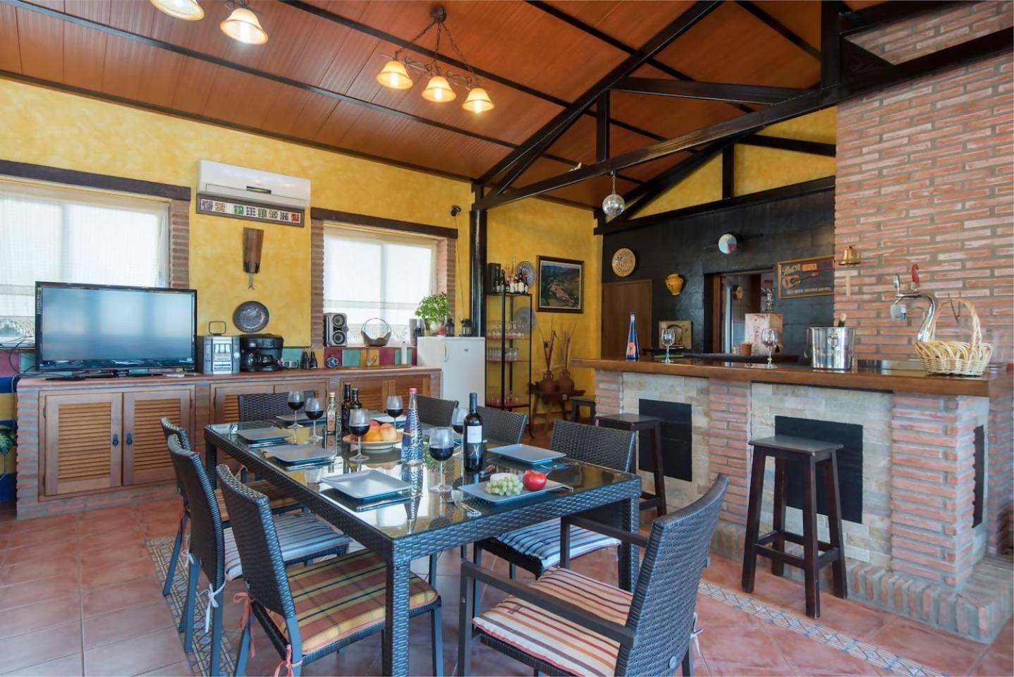 Villa Peralta, heated and private pool ,near beach and golf !