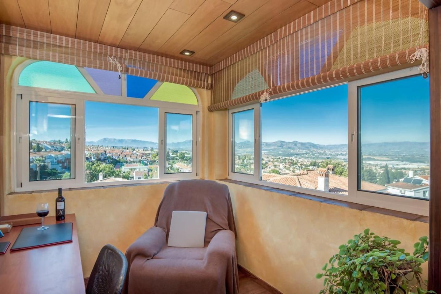 Villa Peralta, heated and private pool ,near beach and golf !