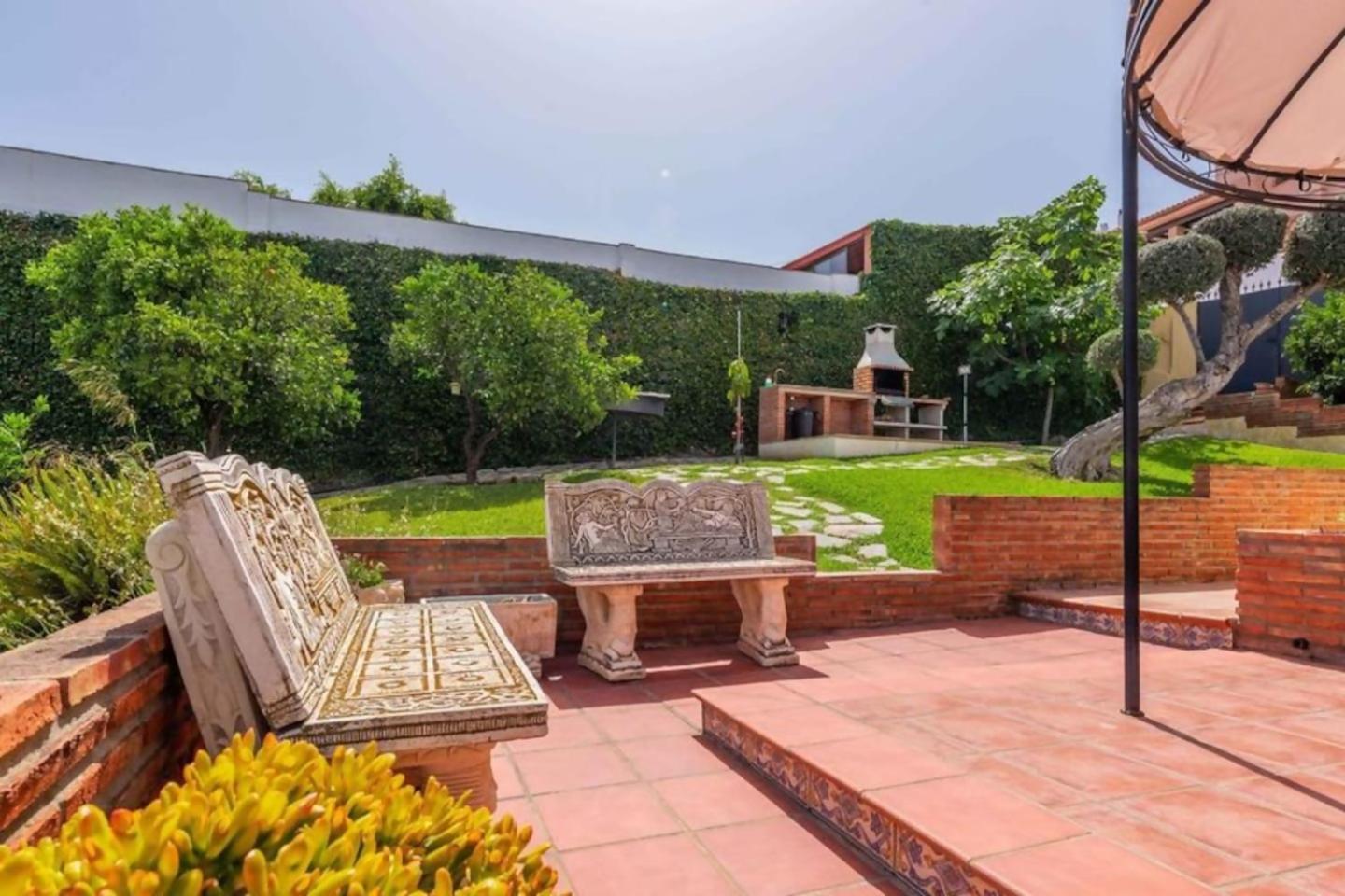 Villa Peralta, heated and private pool ,near beach and golf !