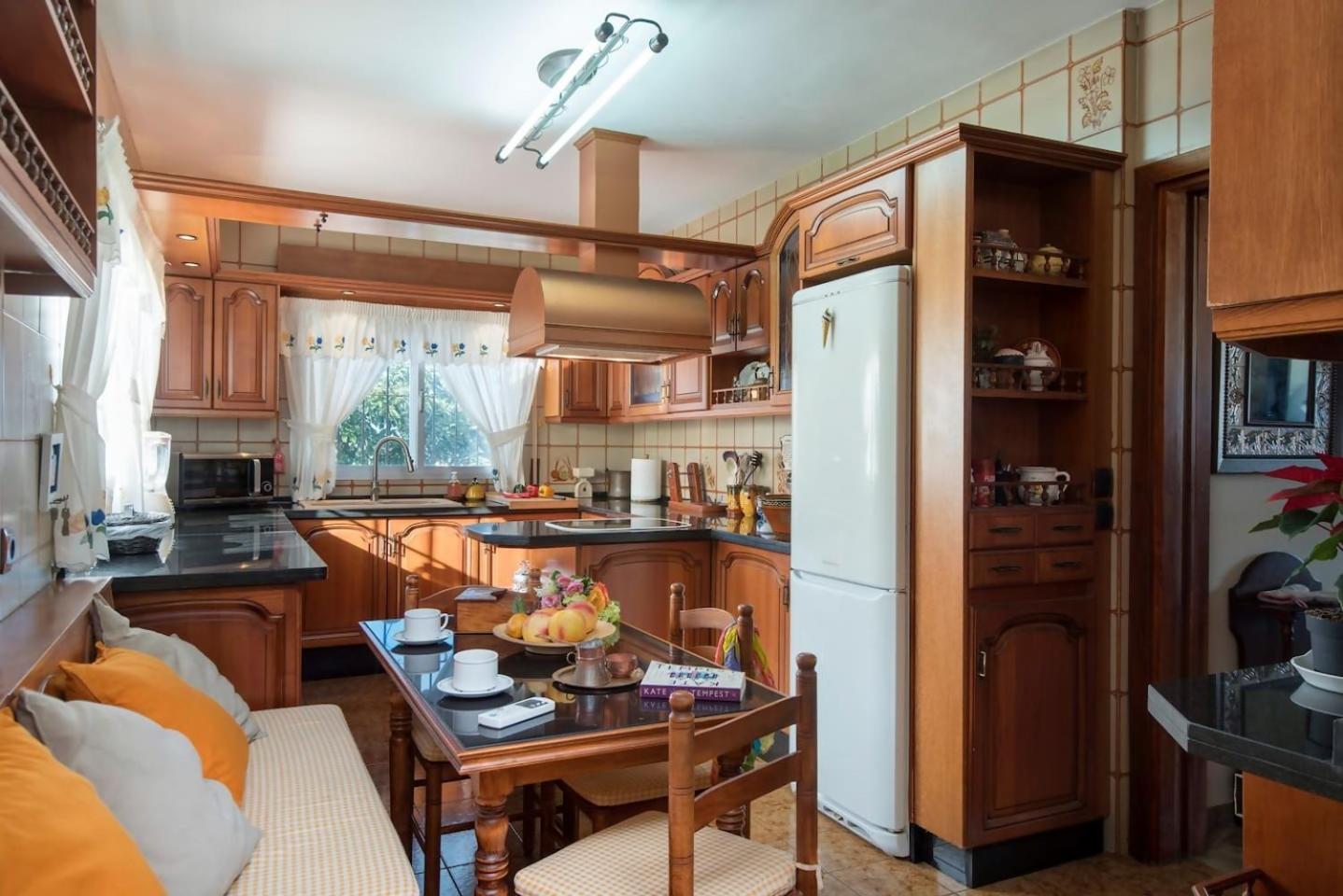Villa Peralta, heated and private pool ,near beach and golf !