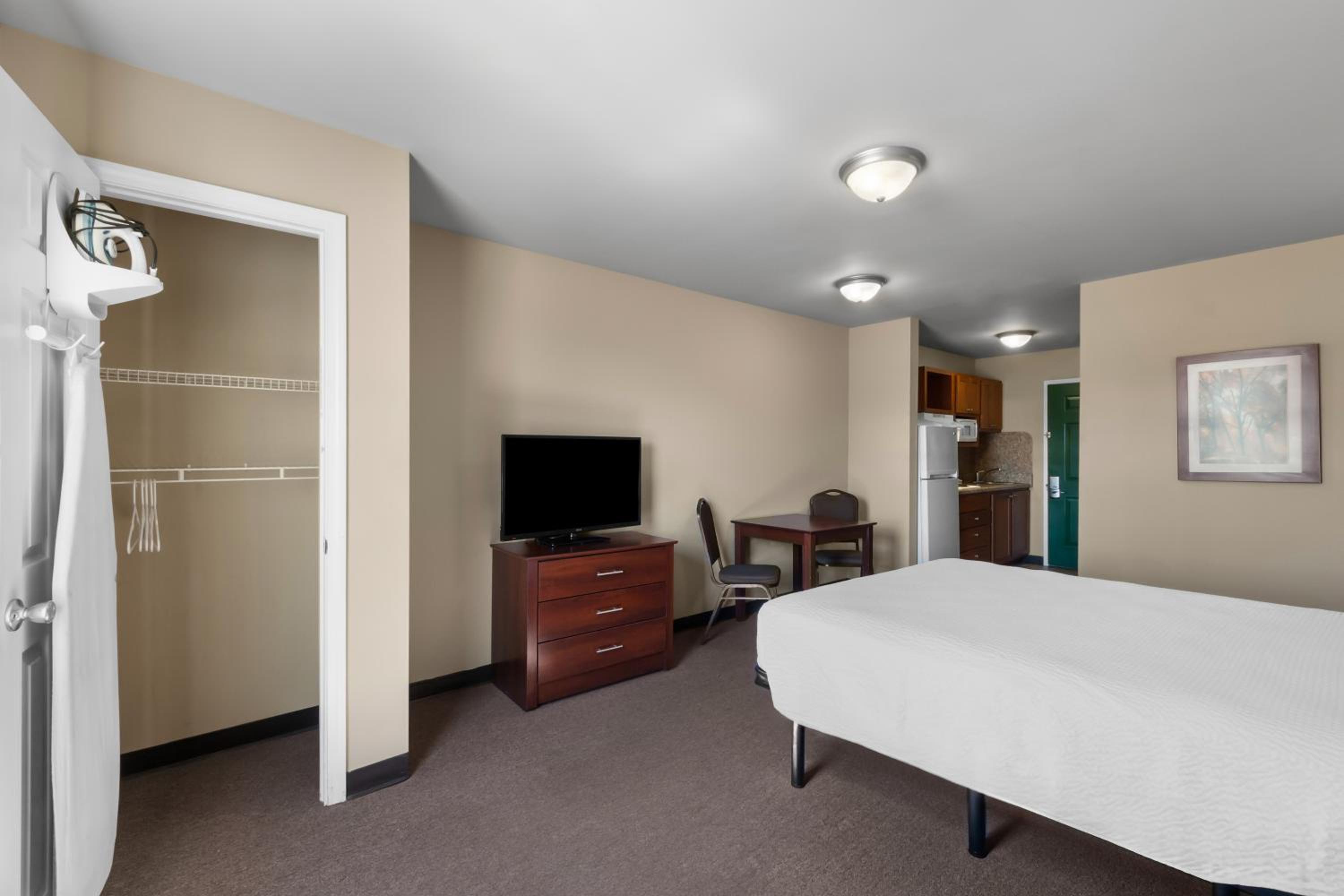 Risewell Kitchen Suites Pleasanton