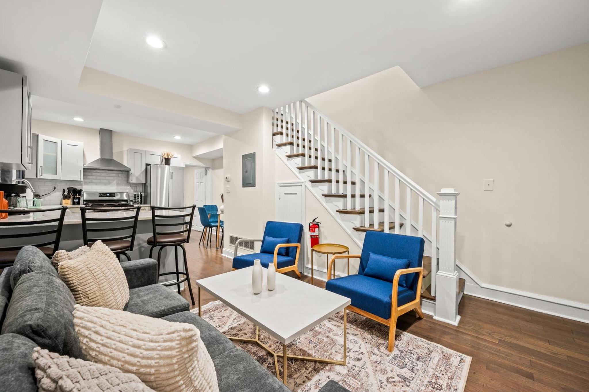 Spacious 3-Bedroom Apt in the Heart of Philly view 3