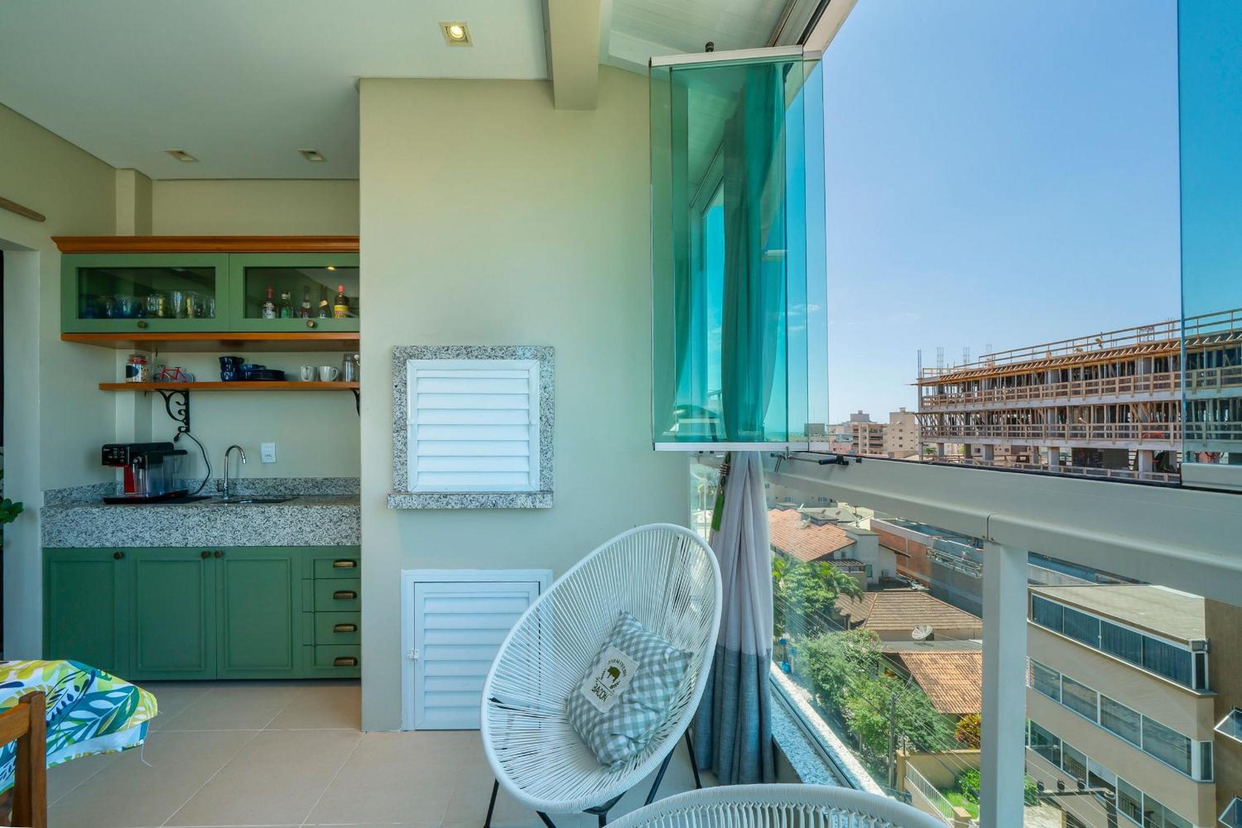 Duplex penthouse with 3 suites in Bombas