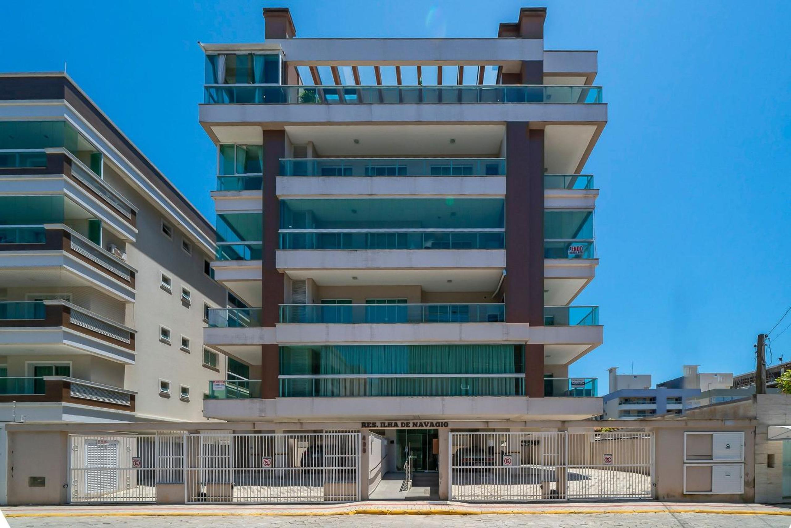 Duplex penthouse with 3 suites in Bombas