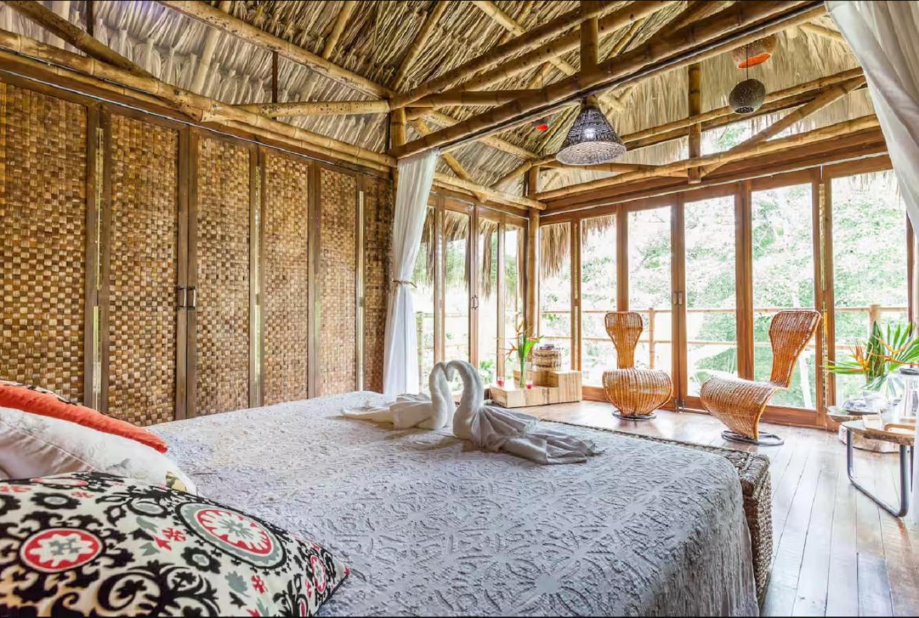 Romantic Cabana with View on Finca La Luisa