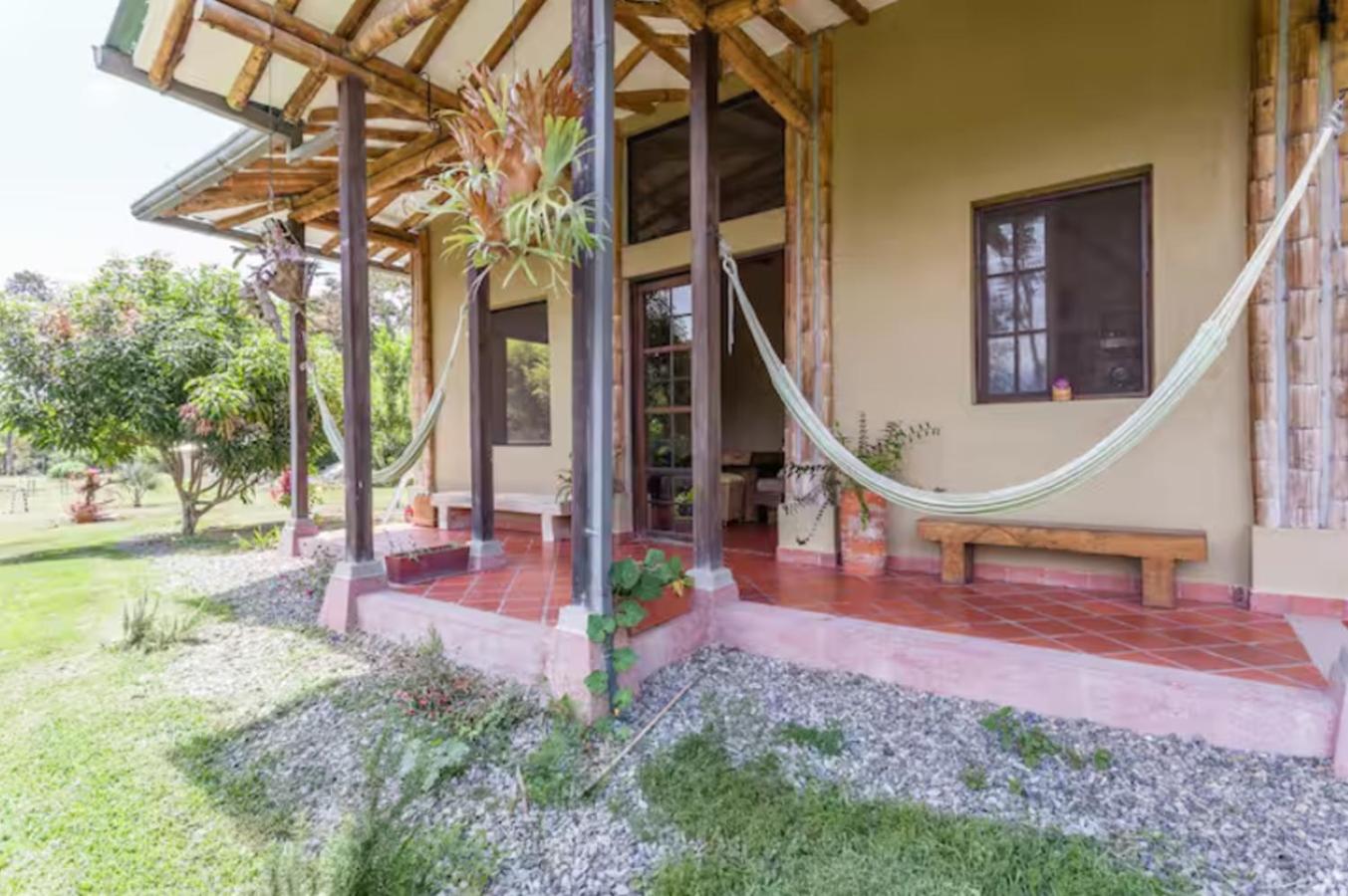 Romantic Cabana with View on Finca La Luisa