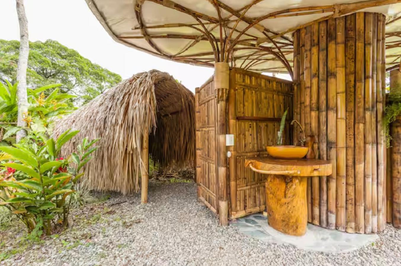 Romantic Cabana with View on Finca La Luisa