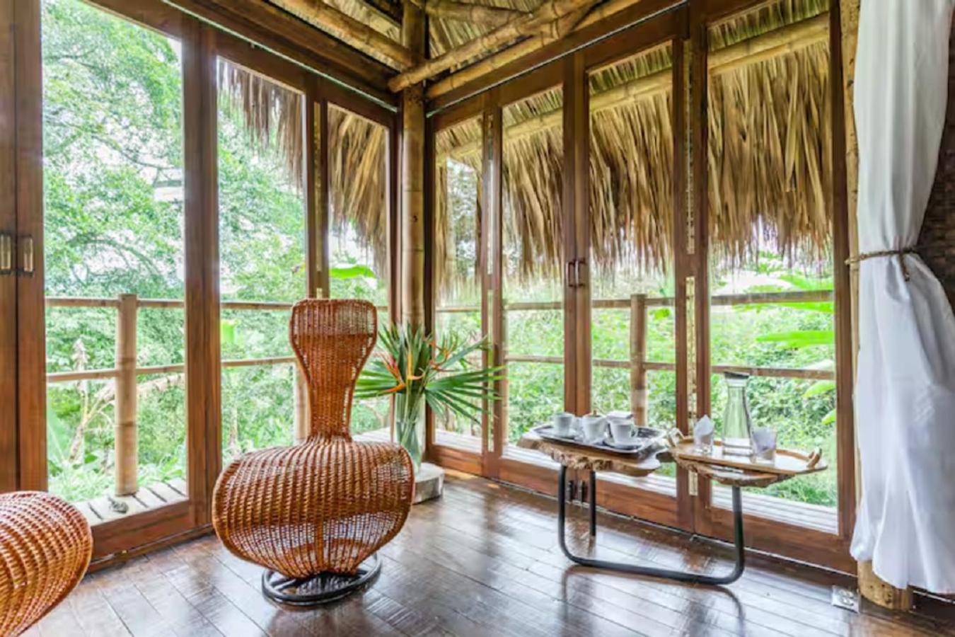 Romantic Cabana with View on Finca La Luisa
