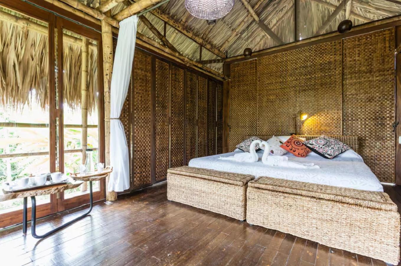 Romantic Cabana with View on Finca La Luisa