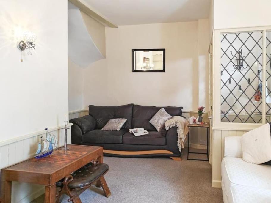 43 Sun Hill - Cowes view 4