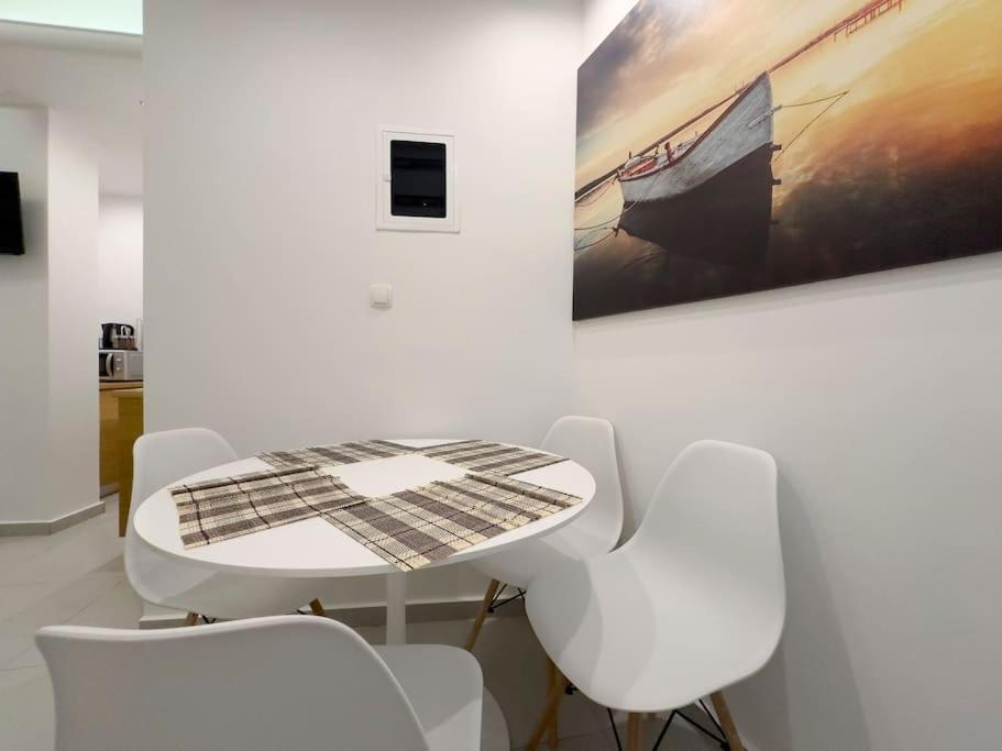 Zaharitsa modern cozy apartment in Koukaki